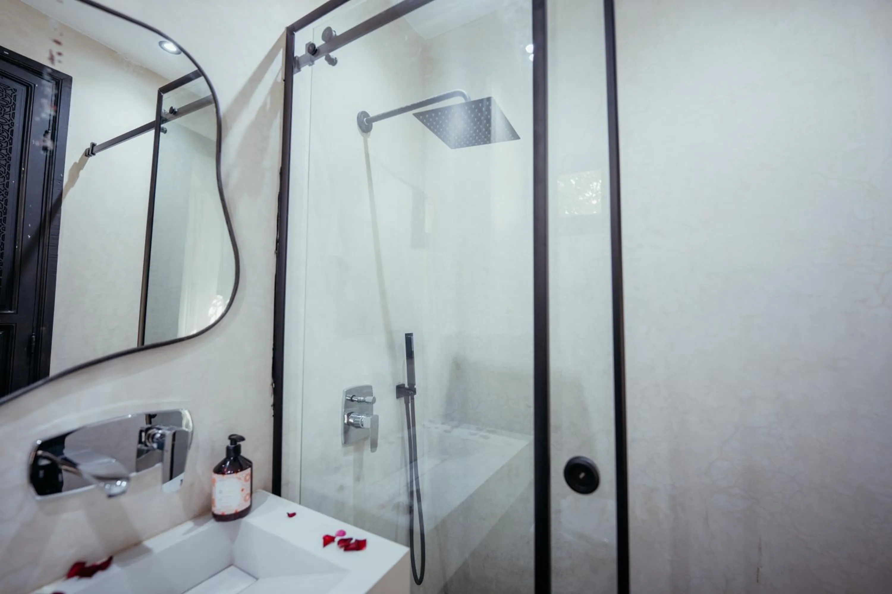 Shower in Riad Agdal Royal & Spa