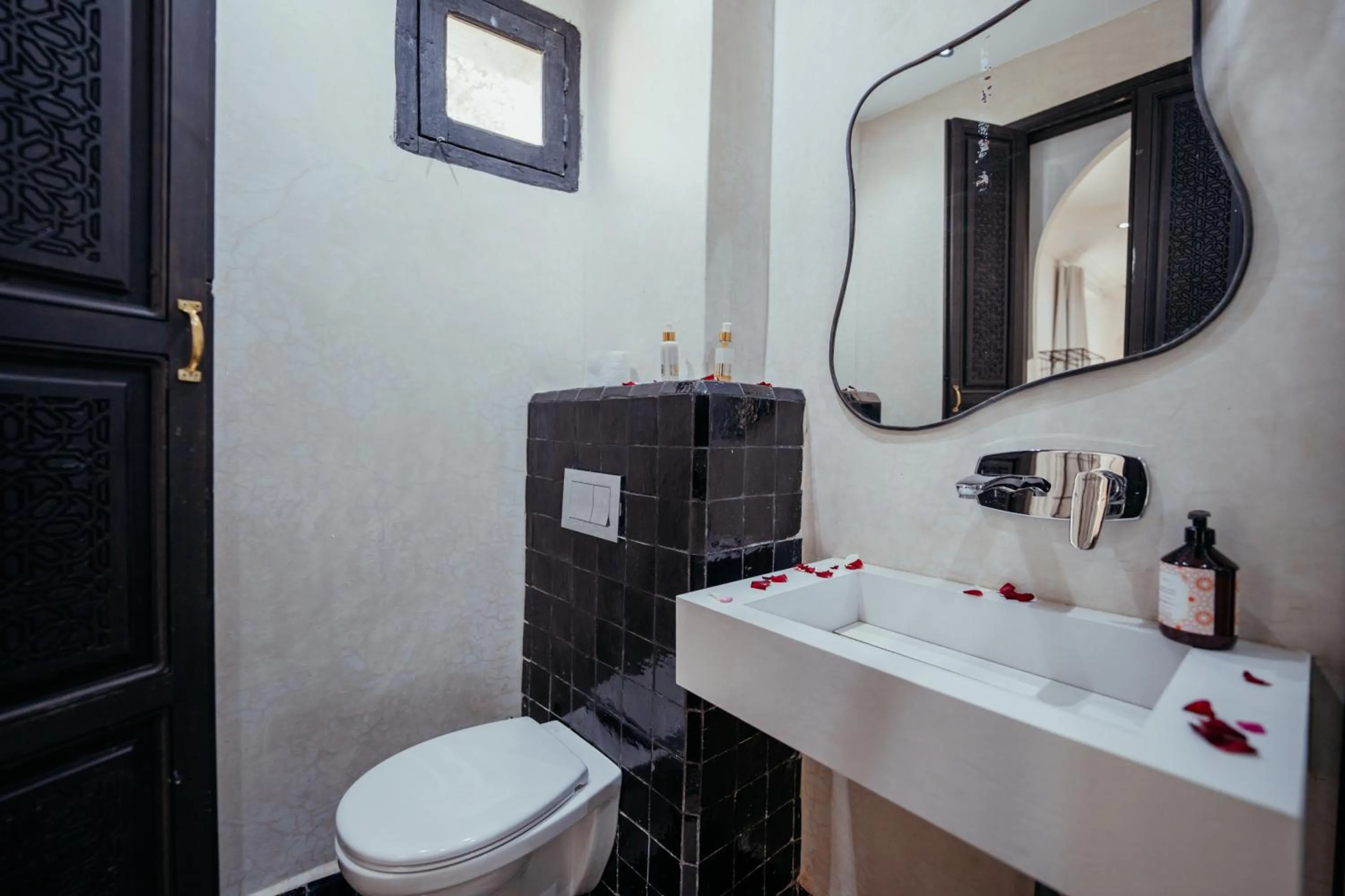 Bathroom in Riad Agdal Royal & Spa