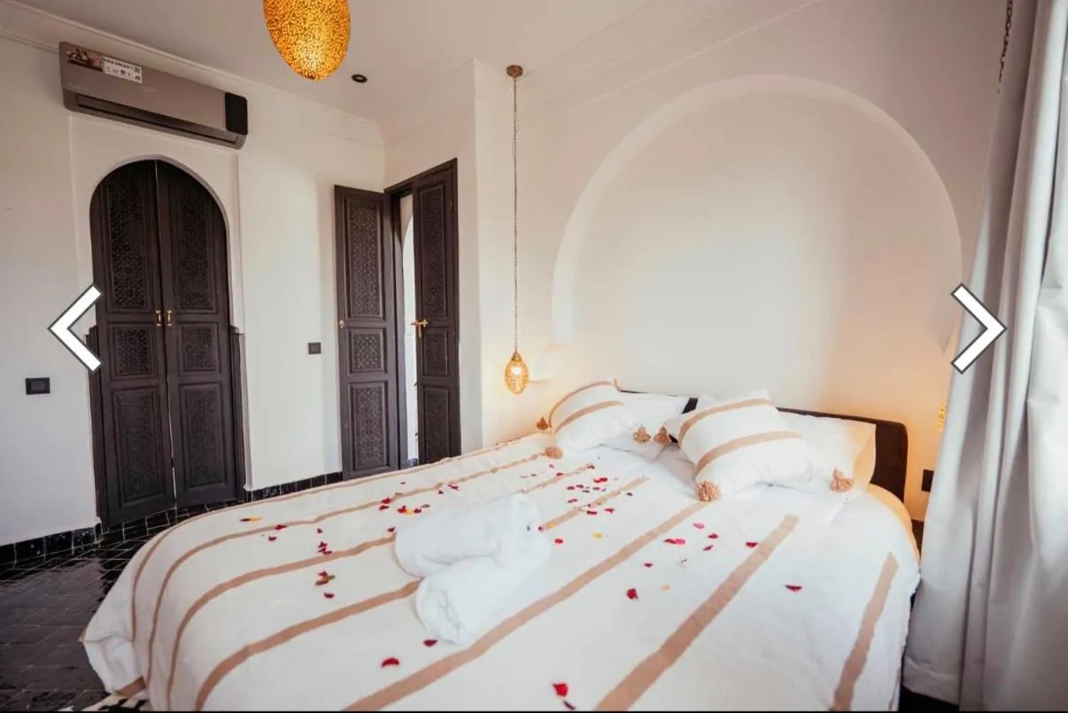 Bed in Riad Agdal Royal & Spa