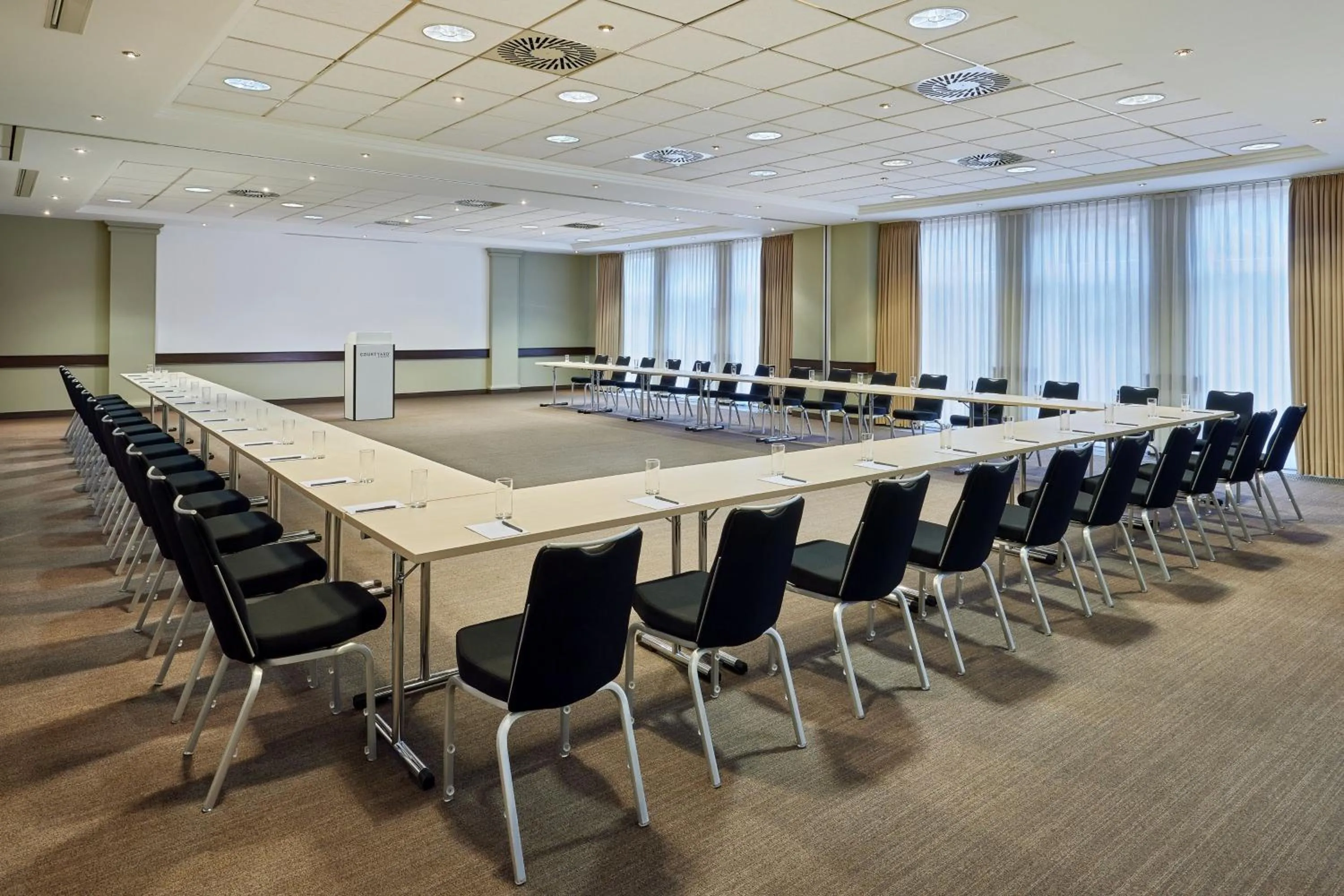 Meeting/conference room in Courtyard by Marriott Schwerin