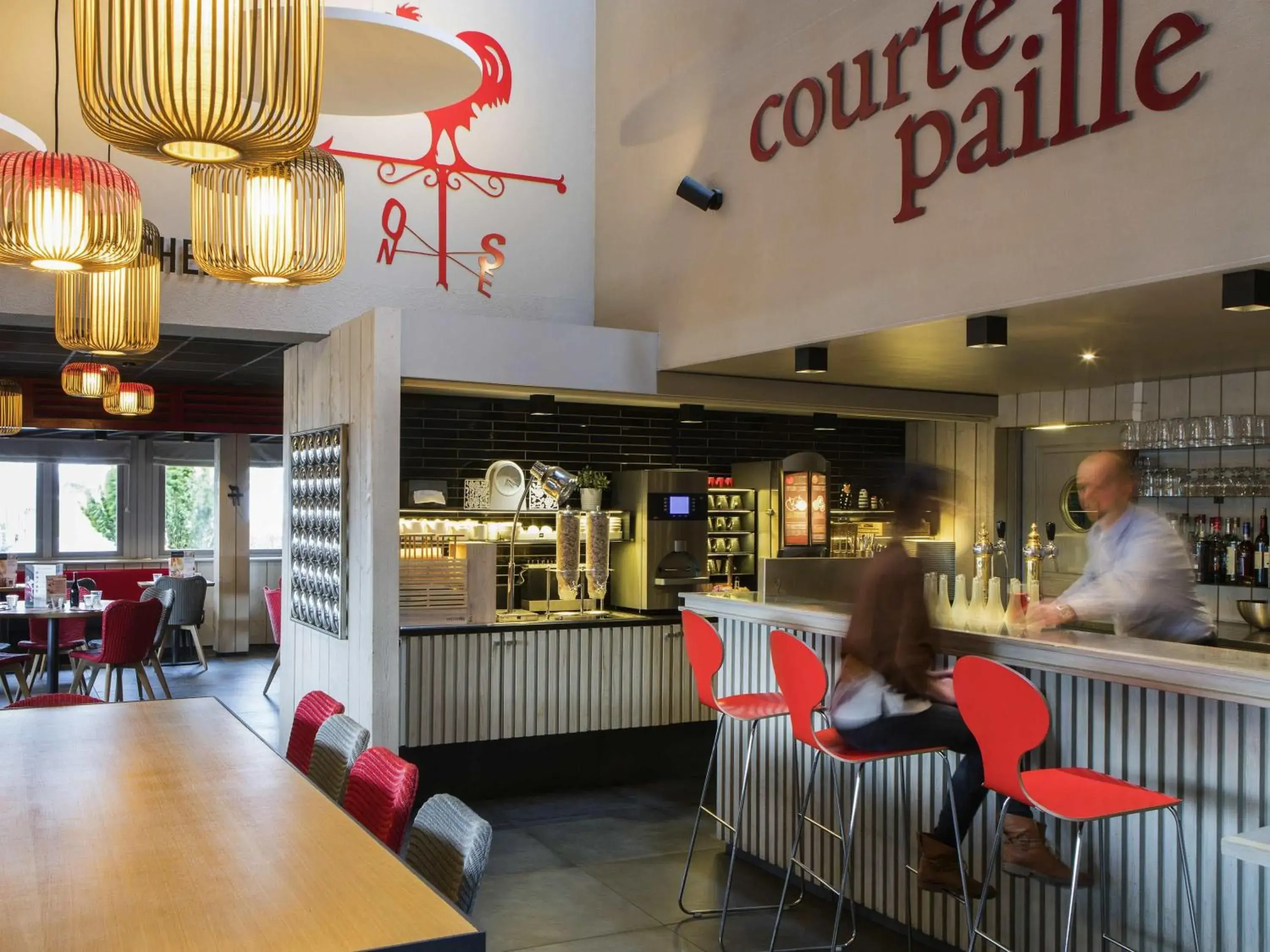 Lounge or bar in ibis Reims Tinqueux Lounge or bar in ibis Reims Tinqueux