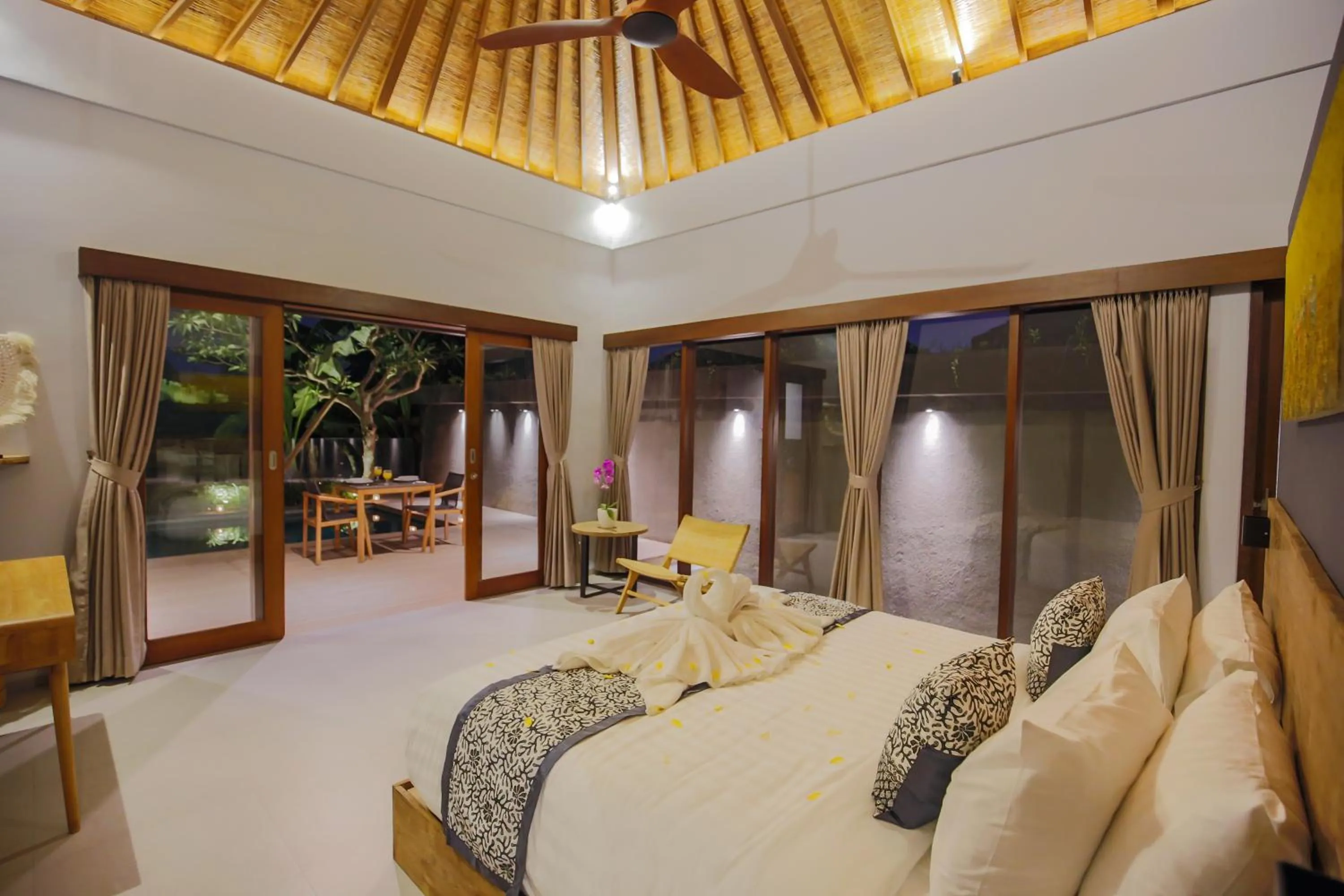 Bedroom, Bed in Uwu Villas