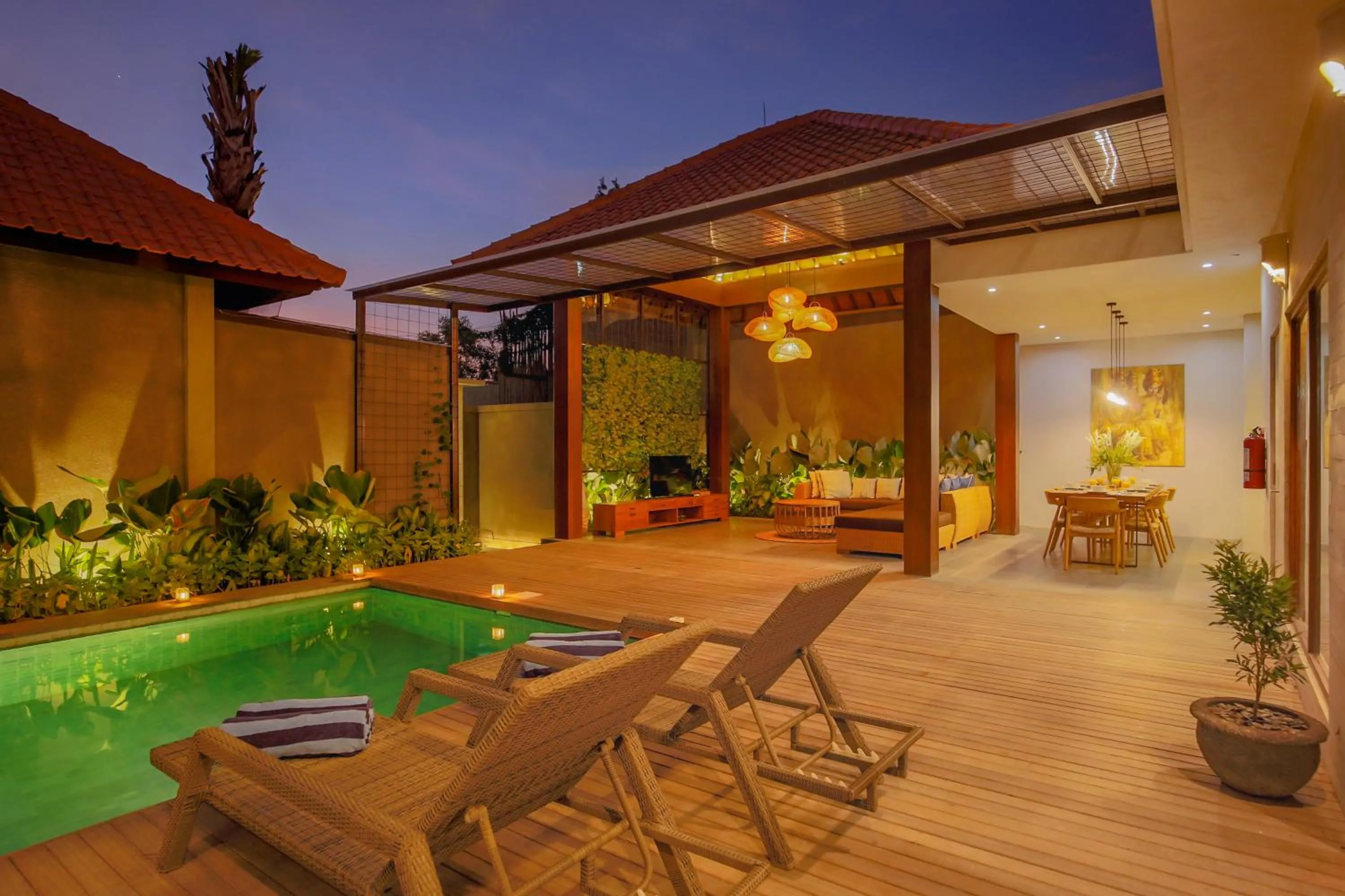 Swimming pool in Uwu Villas