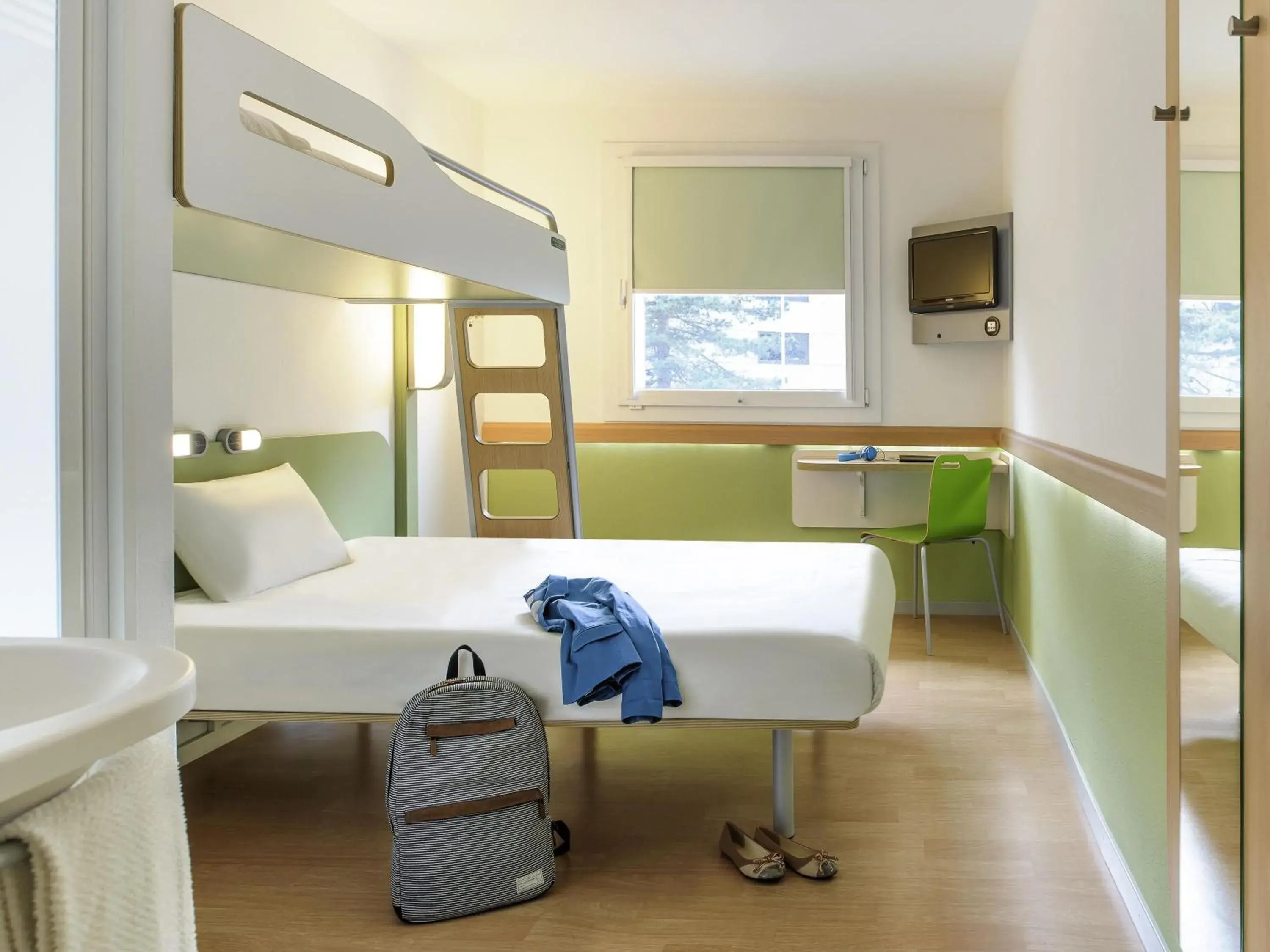 Bedroom, Bed in ibis budget Loriol Le Pouzin Bedroom, Bed in ibis budget Loriol Le Pouzin