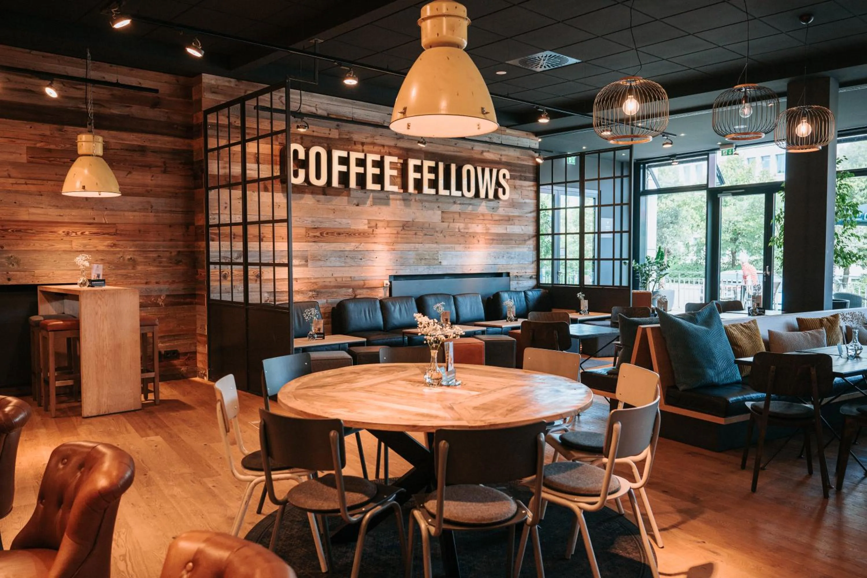 Restaurant/places to eat in Feringapark Hotel by Coffee Fellows Hotels