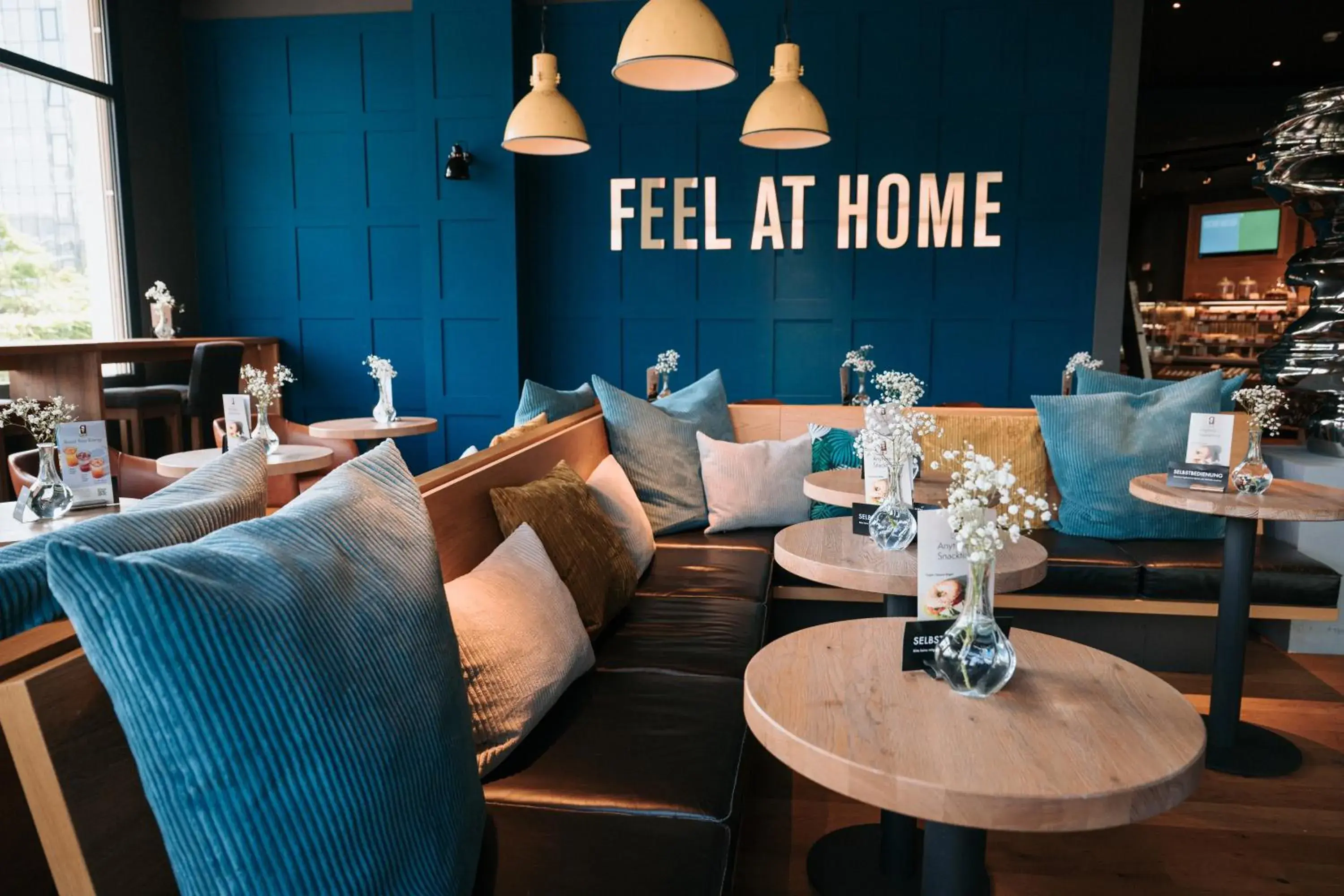 Restaurant/places to eat in Feringapark Hotel by Coffee Fellows Hotels Restaurant/places to eat in Feringapark Hotel by Coffee Fellows Hotels