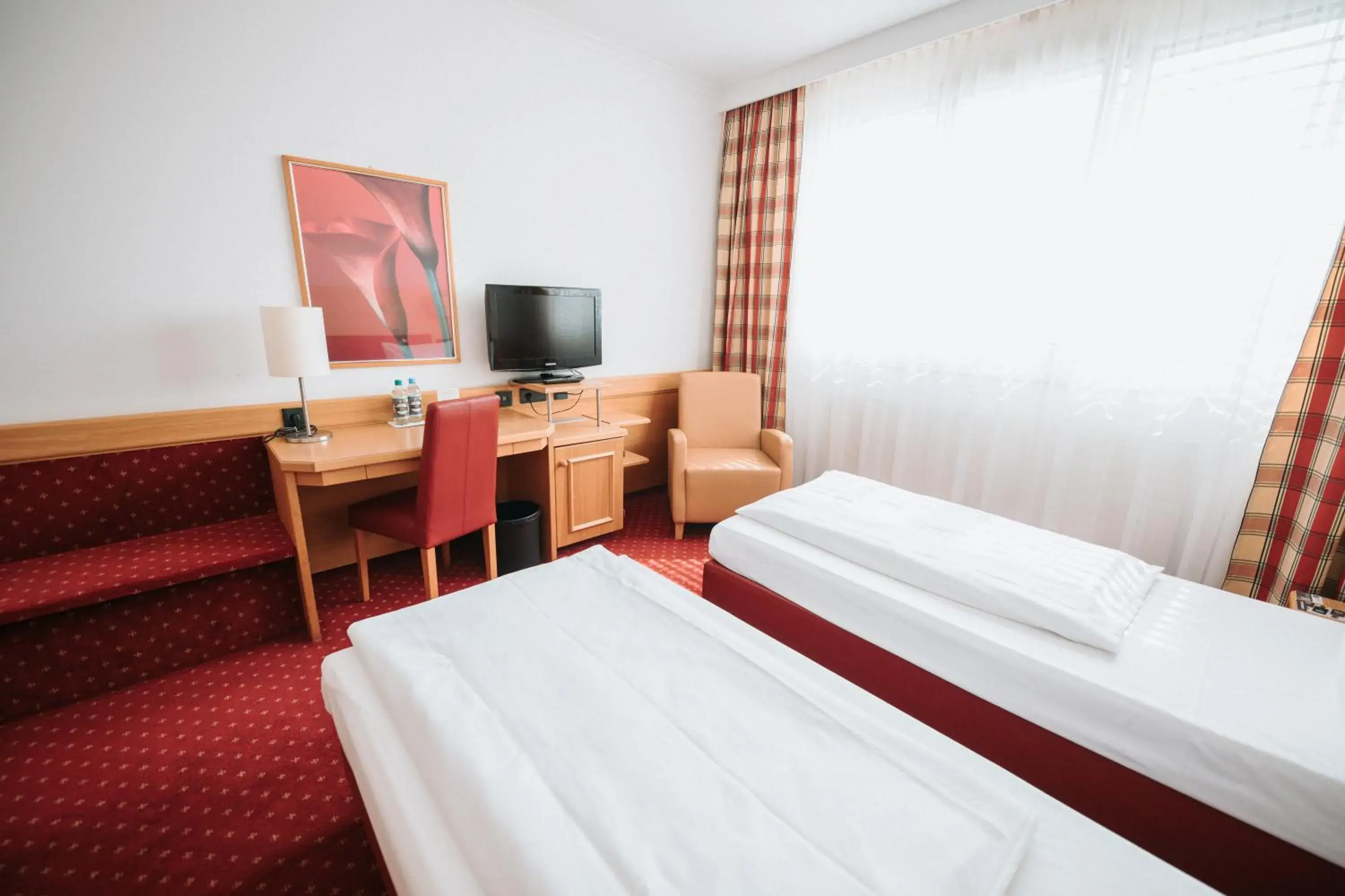 Photo of the whole room, Bed in Feringapark Hotel by Coffee Fellows Hotels Photo of the whole room, Bed in Feringapark Hotel by Coffee Fellows Hotels