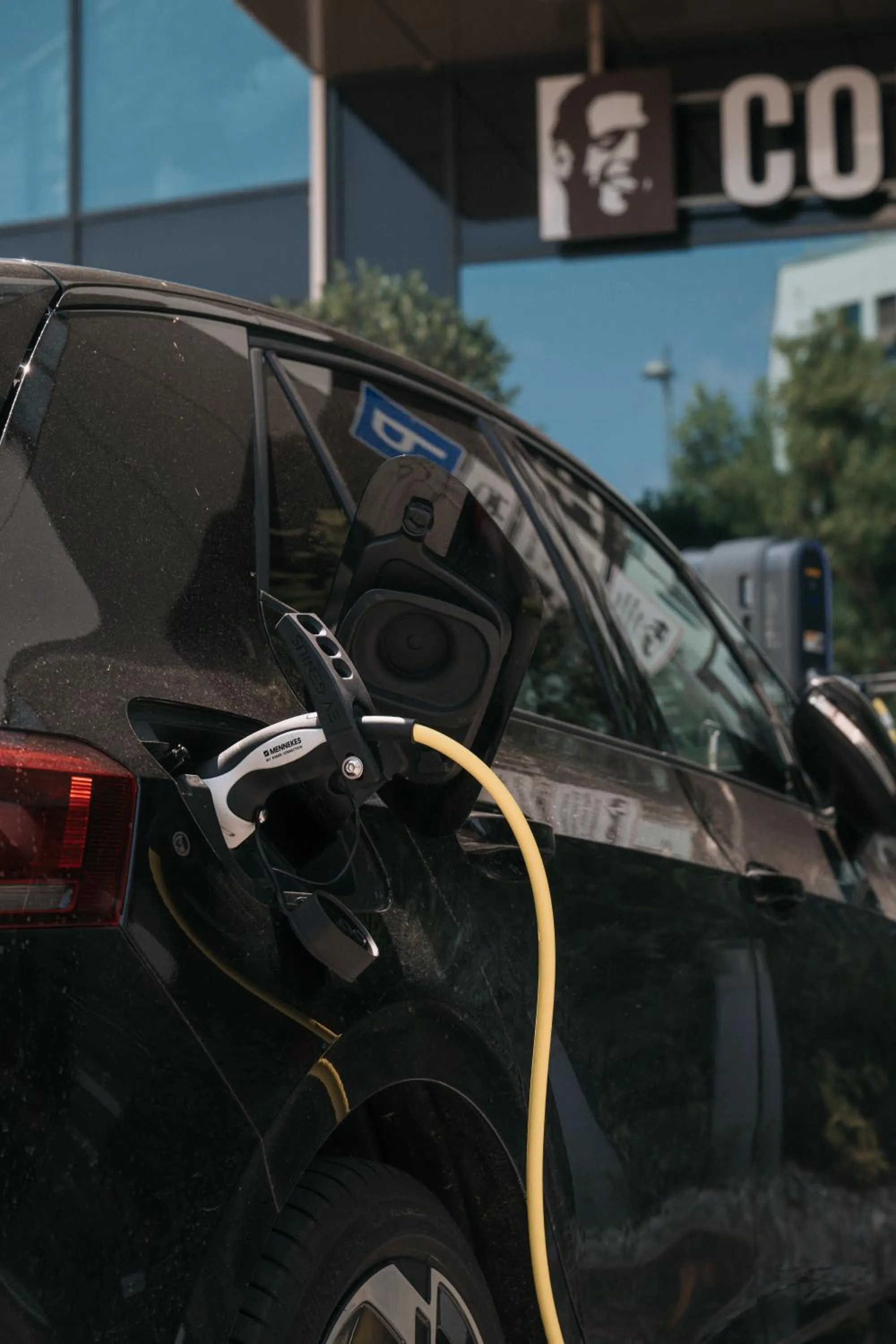 Parking in Feringapark Hotel by Coffee Fellows Hotels