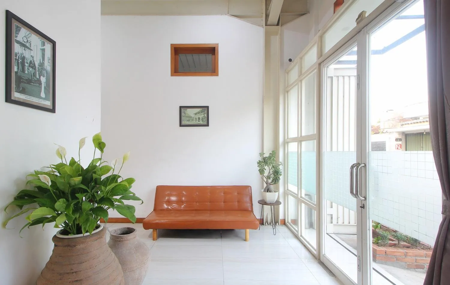 Seating area in Hotel Radyoharto Mallioboro Yogyakarta