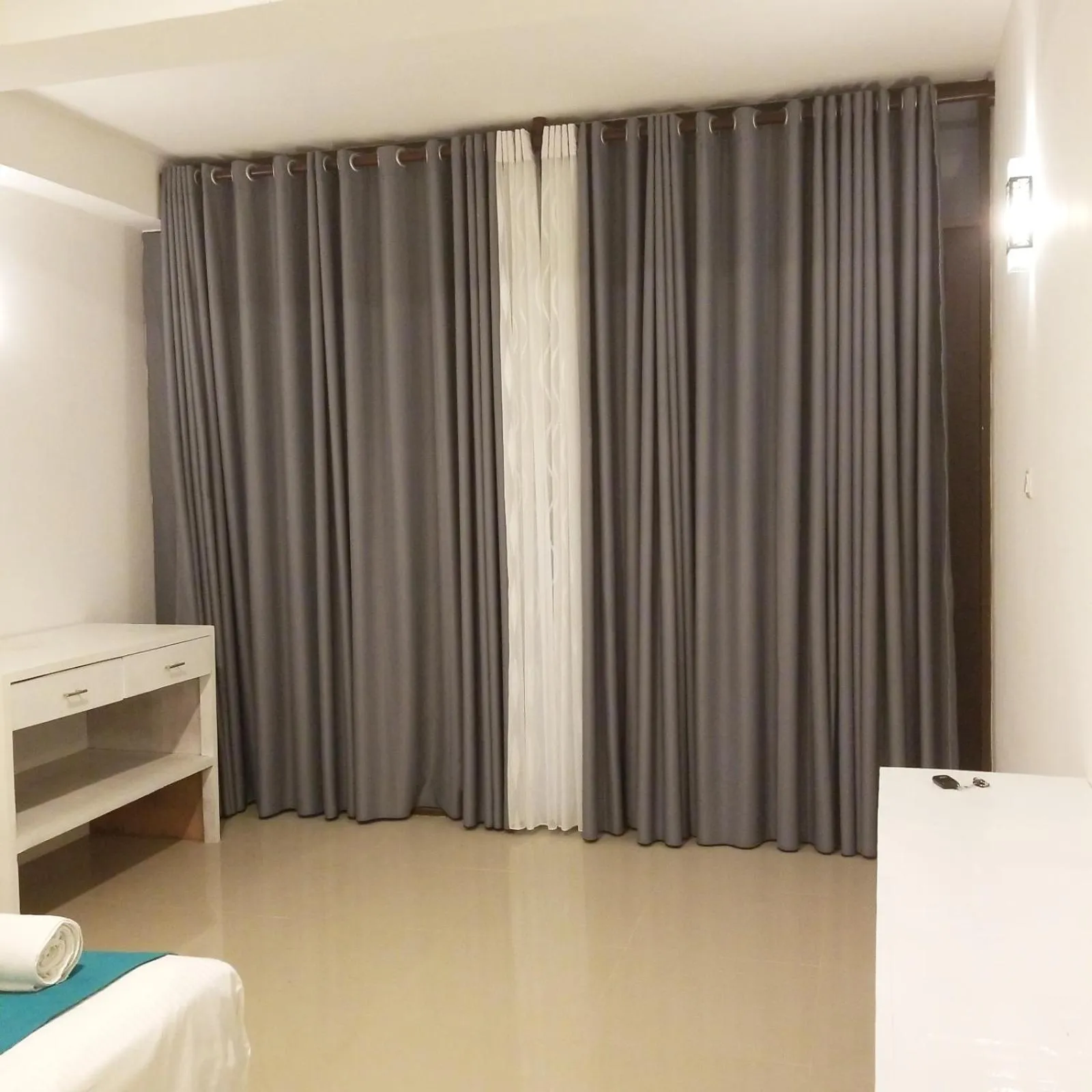 Communal lounge/ TV room, Bed in One World Mirissa