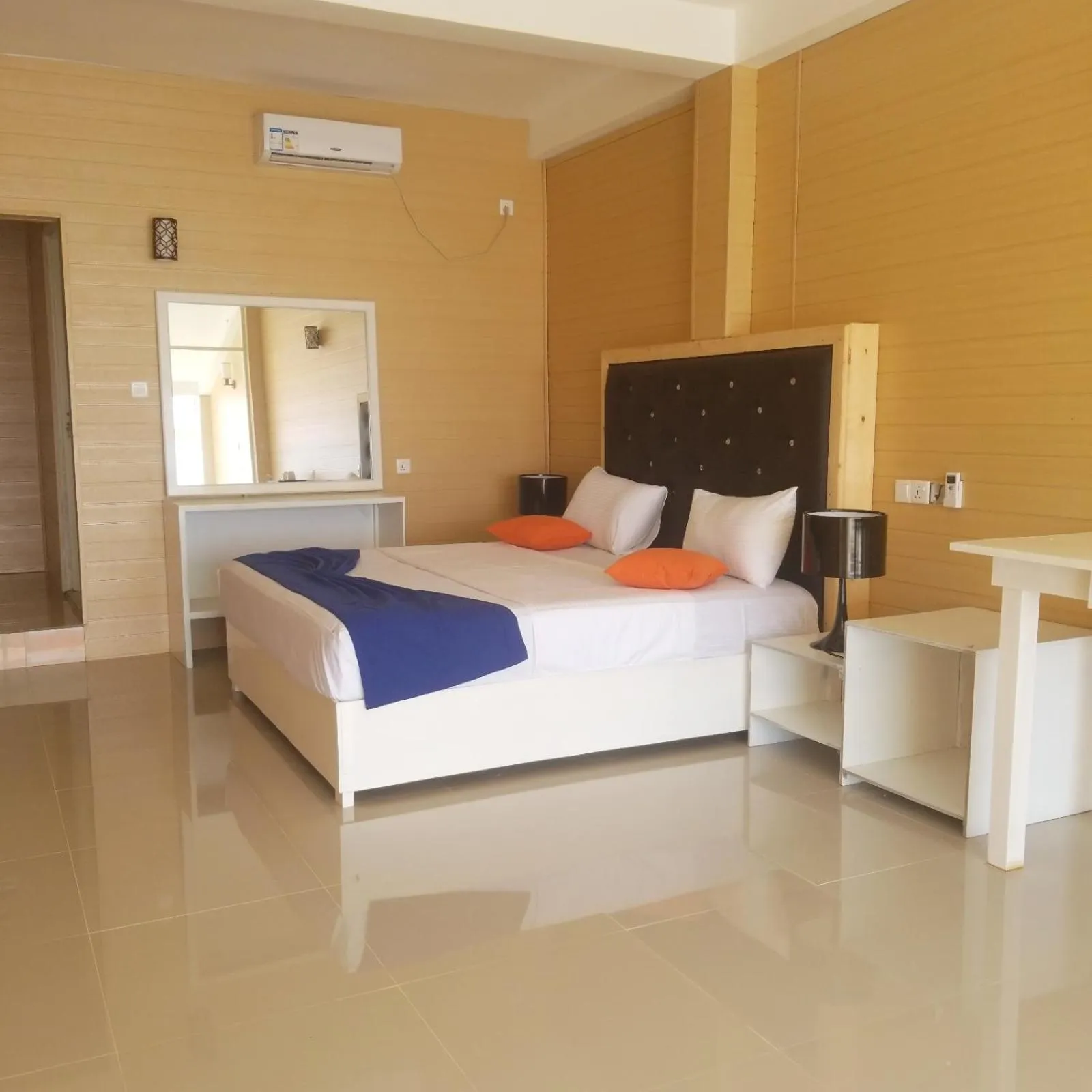 Bed in One World Mirissa