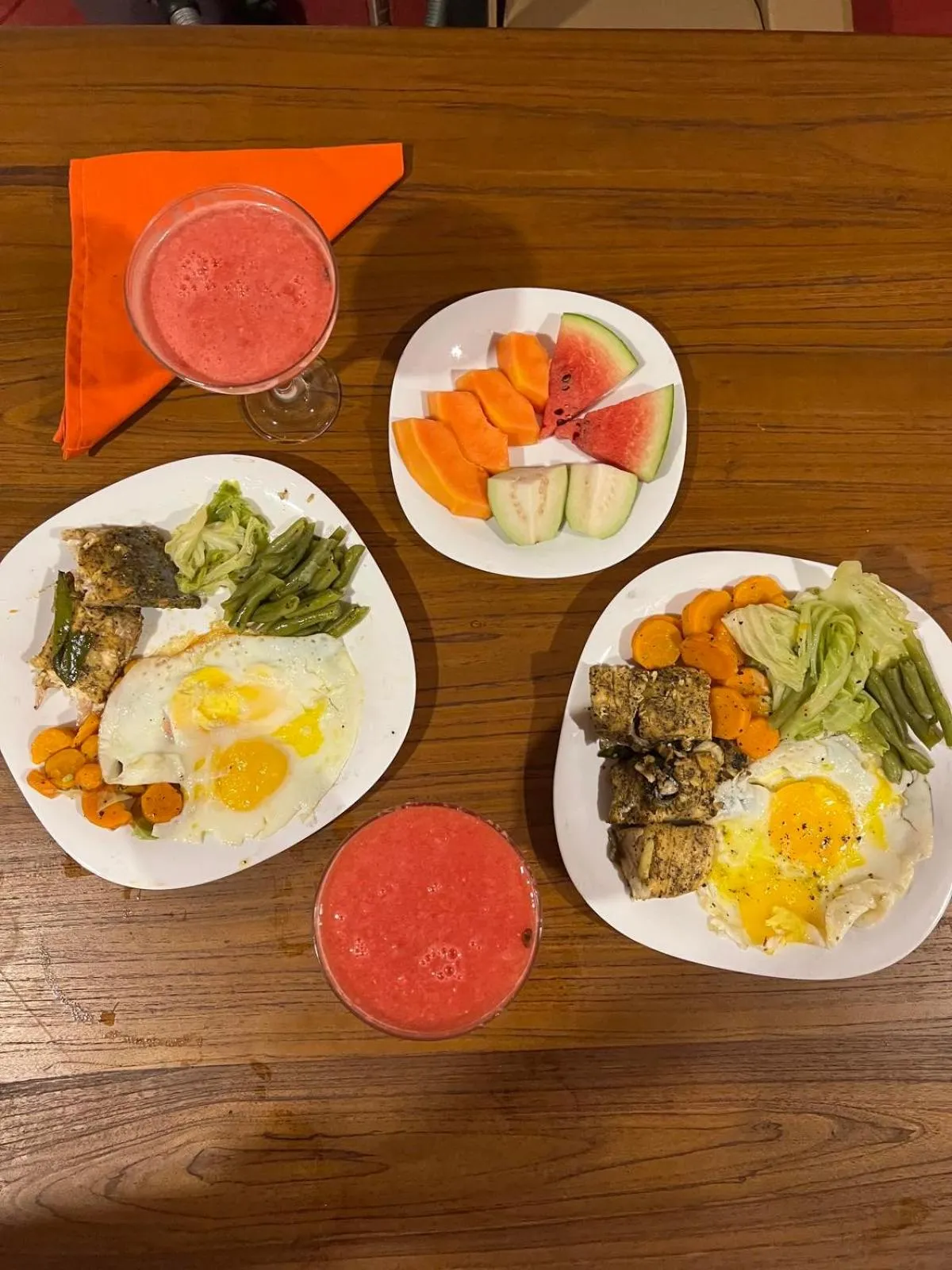 Food and drinks in One World Mirissa