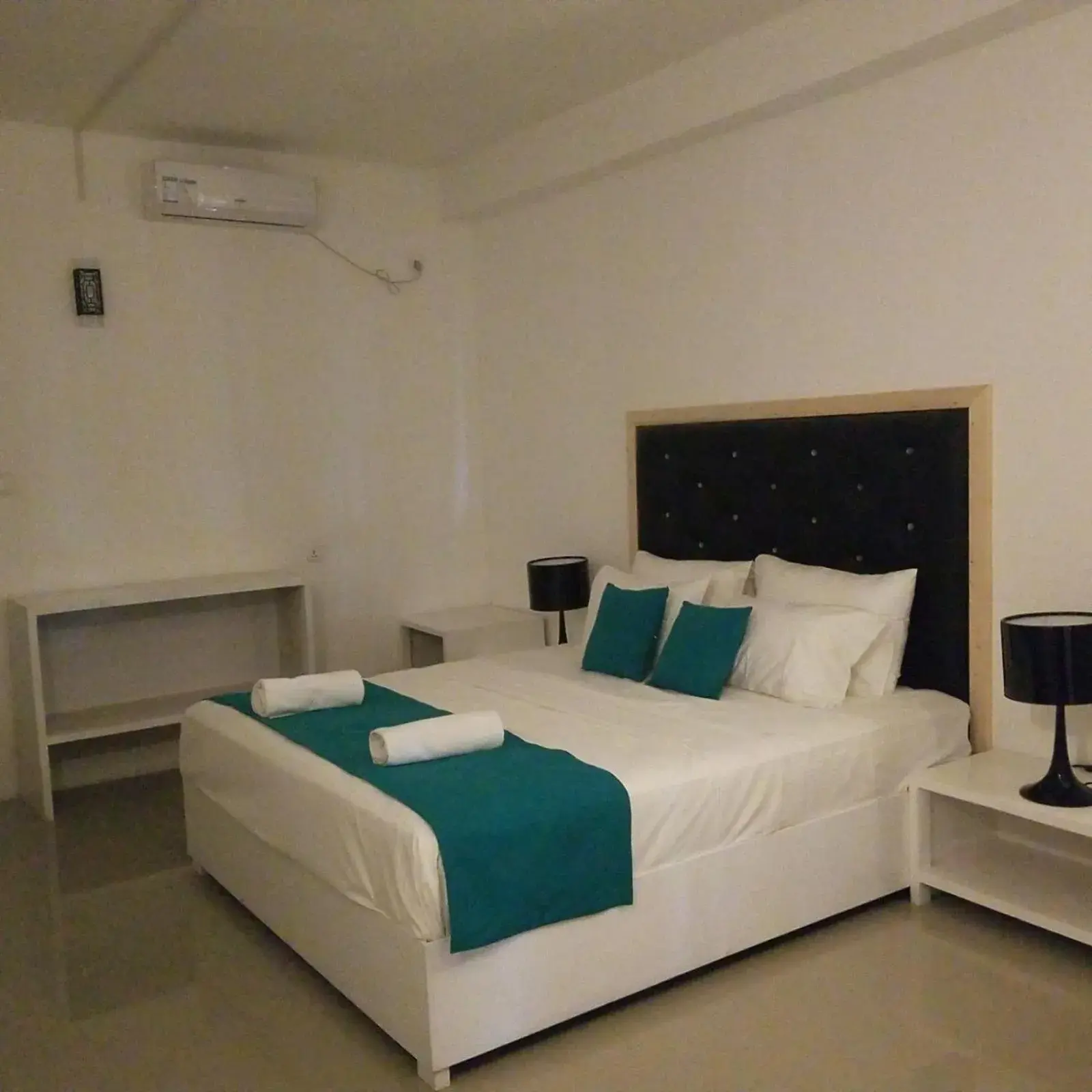 King Room with Balcony in One World Mirissa King Room with Balcony in One World Mirissa