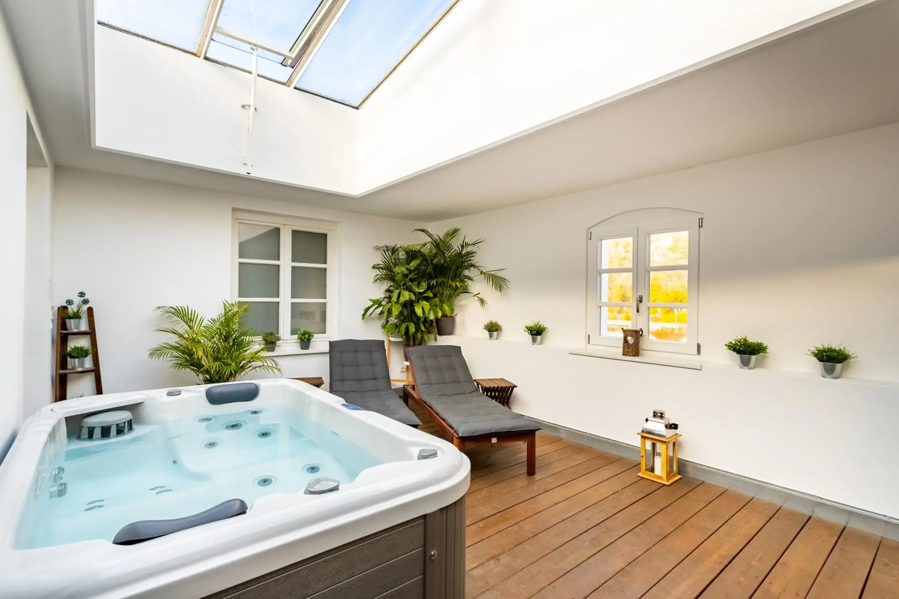 SPA Suite mit privatem Whirlpool & privater Infrarotkabin in Hotel Residenz Passau SPA Suite mit privatem Whirlpool & privater Infrarotkabin in Hotel Residenz Passau