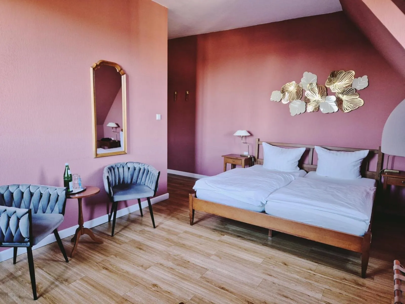 Photo of the whole room, Bed in Hotel Villa Viktoria Luise