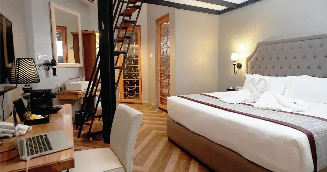 Bed in 1969 Business Suites @ Ipoh Garden Bed in 1969 Business Suites @ Ipoh Garden