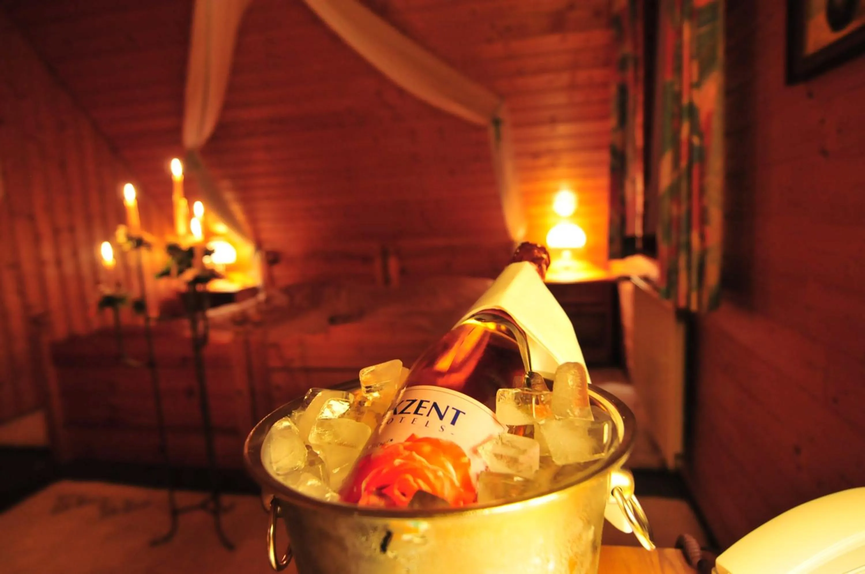 Alcoholic drinks in Akzent Hotel Zur Wasserburg - Hotel Garni bed & breakfast