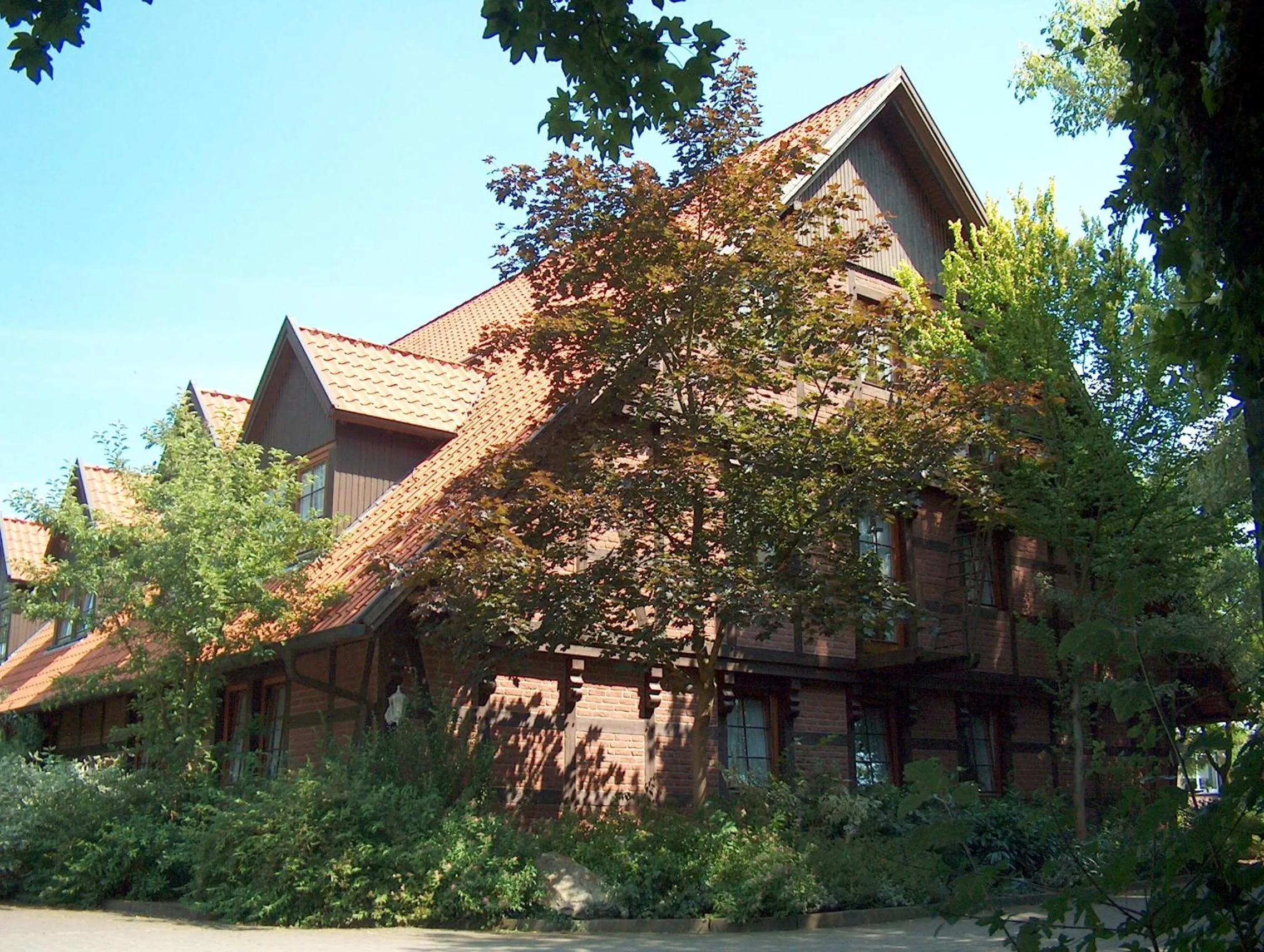 Property building in Akzent Hotel Zur Wasserburg - Hotel Garni bed & breakfast