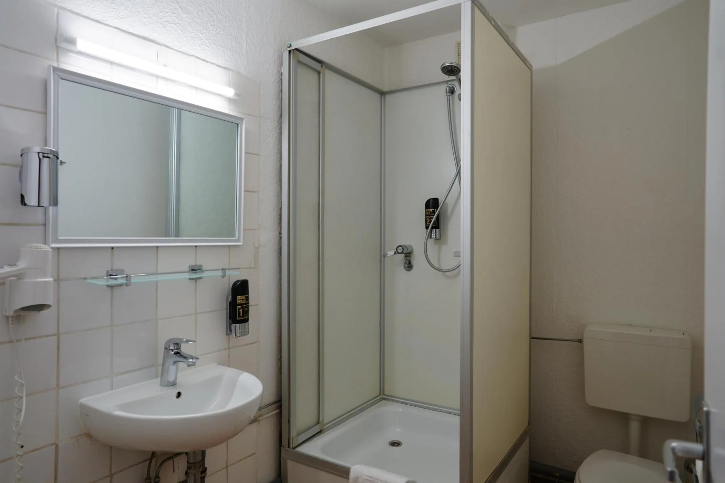 Bathroom in City Pension Berlin