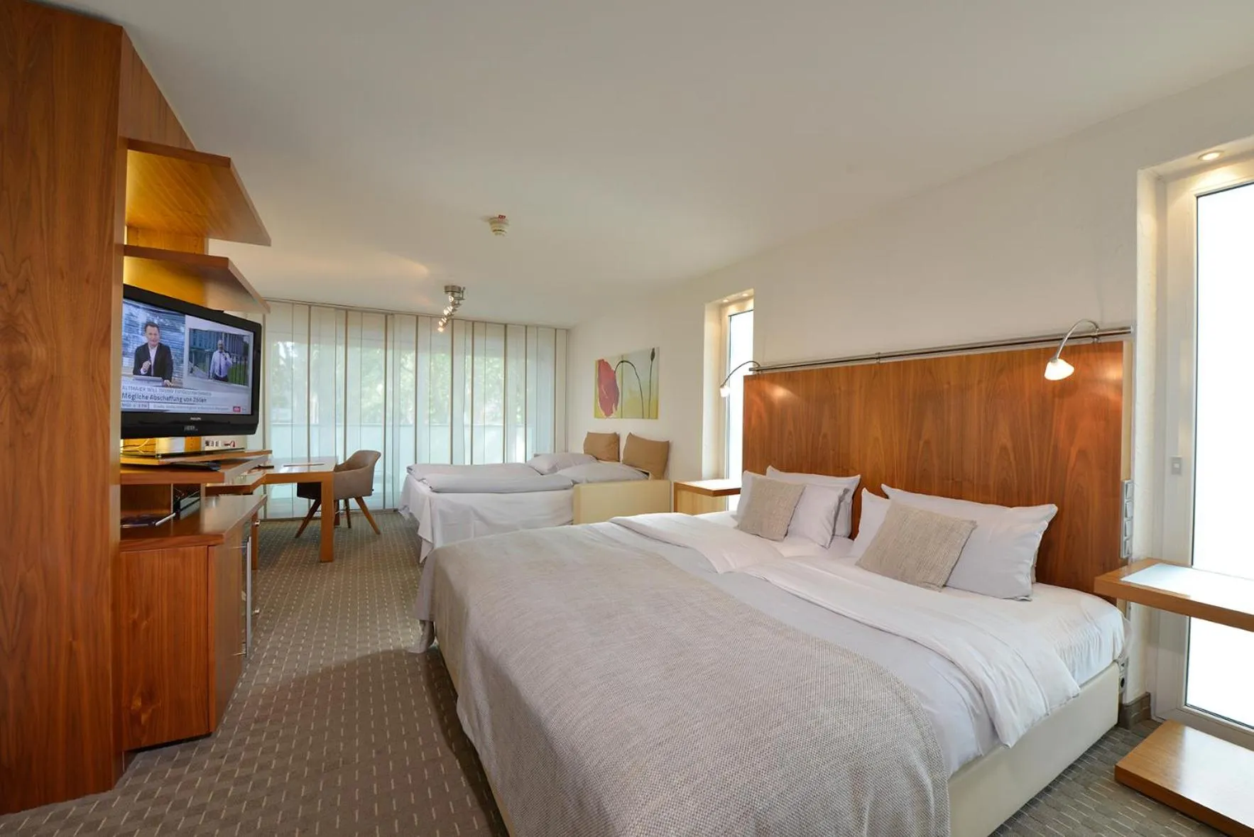 Photo of the whole room, Bed in Parkhotel Oberhausen