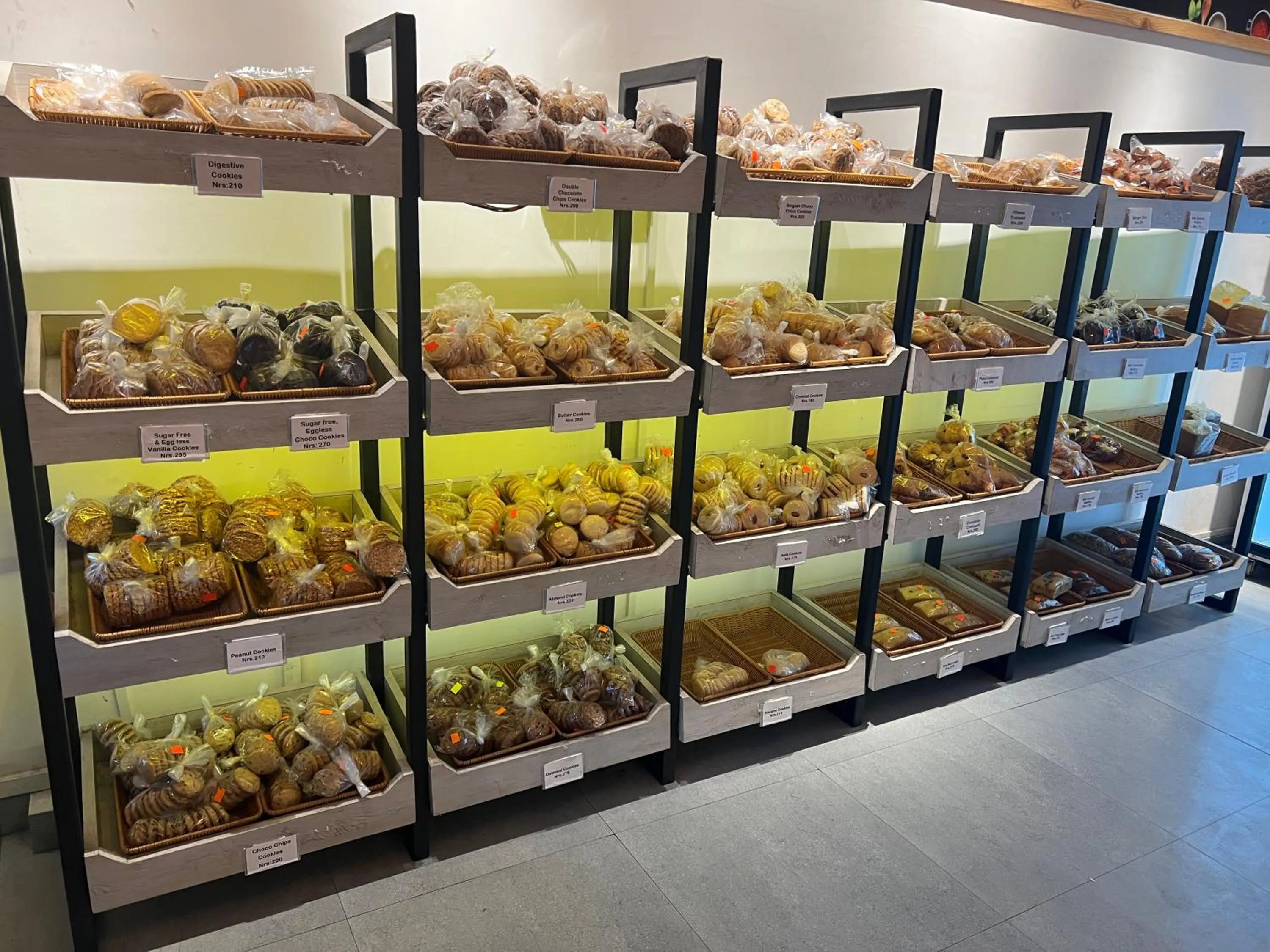 Restaurant/places to eat in Himalayan Suite Hotel