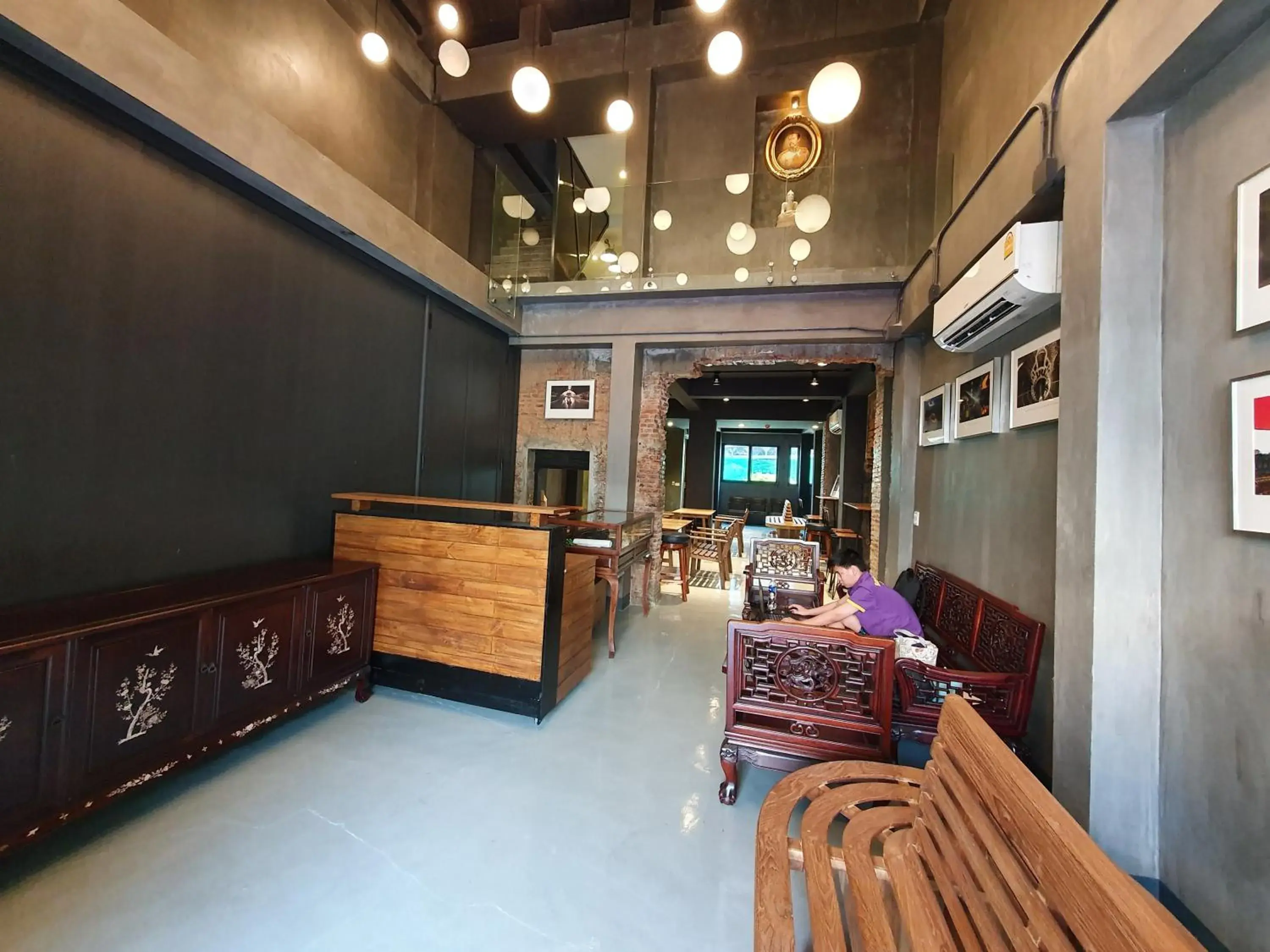 Baan Wualamphong บ้านวัวลำพอง Baan Wualamphong บ้านวัวลำพอง