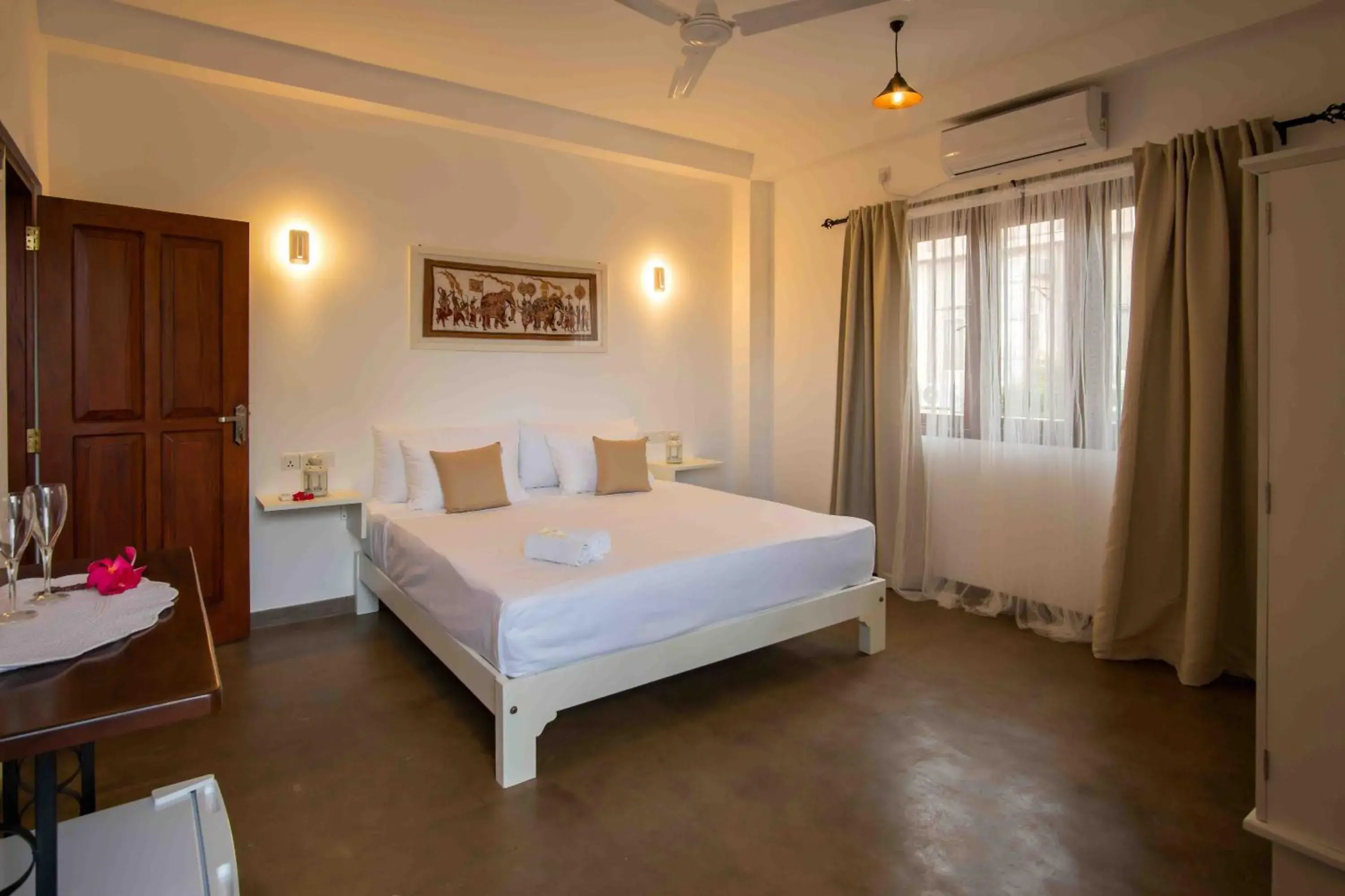 Deluxe Queen Room - single occupancy in Brixia Cafe & Guest Deluxe Queen Room - single occupancy in Brixia Cafe & Guest