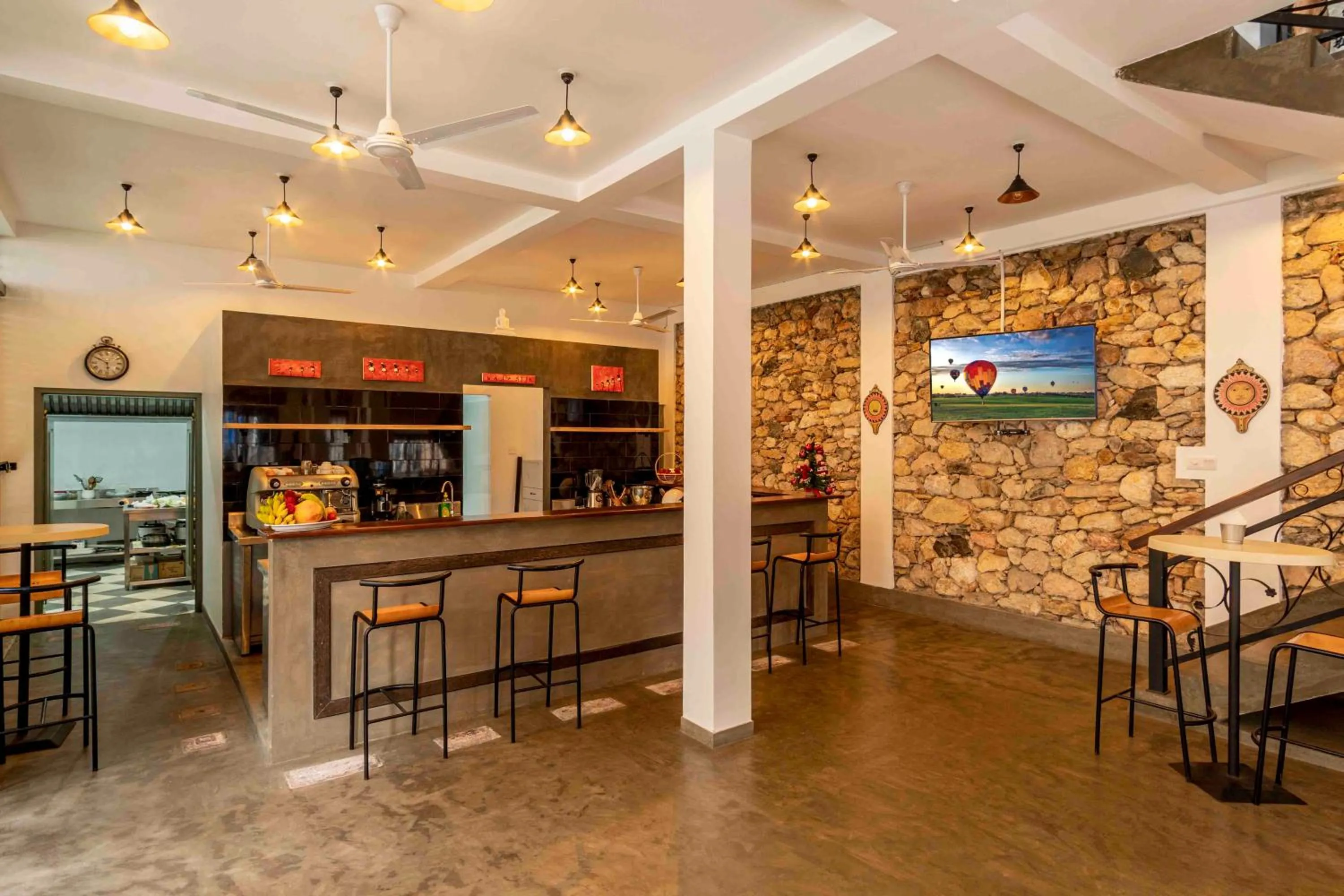 Restaurant/places to eat in Brixia Cafe & Guest