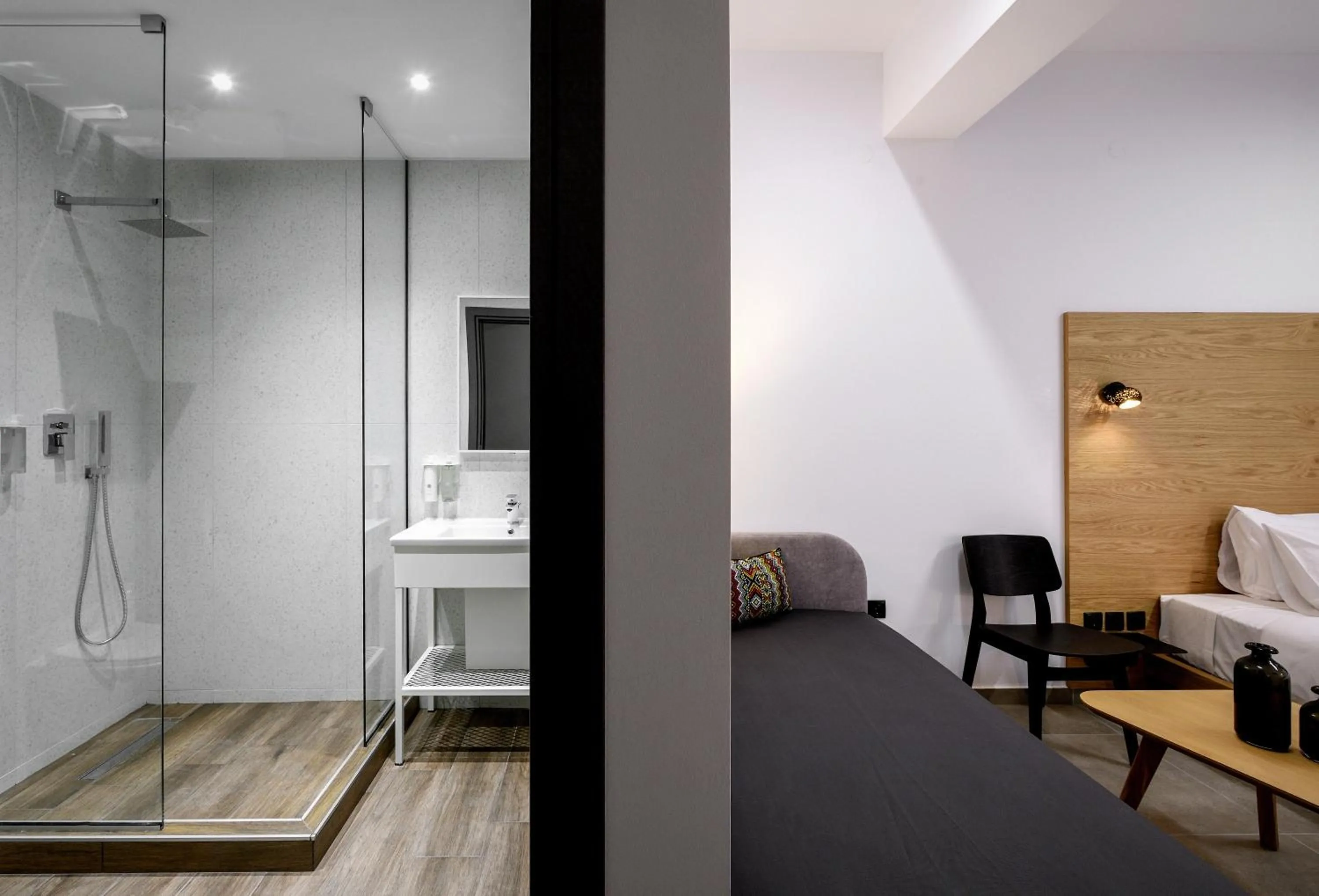 Toilet, Bed in Pillow urban stay