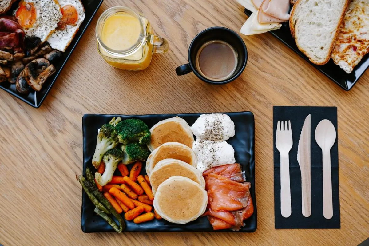 Breakfast in Pillow urban stay