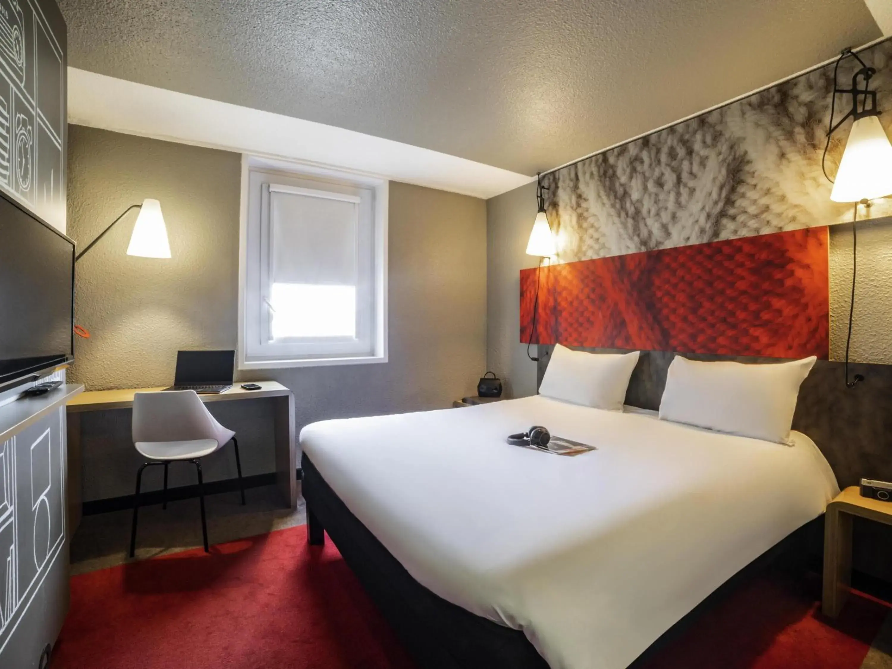 Bedroom, Bed in ibis Paris porte de Bercy Bedroom, Bed in ibis Paris porte de Bercy