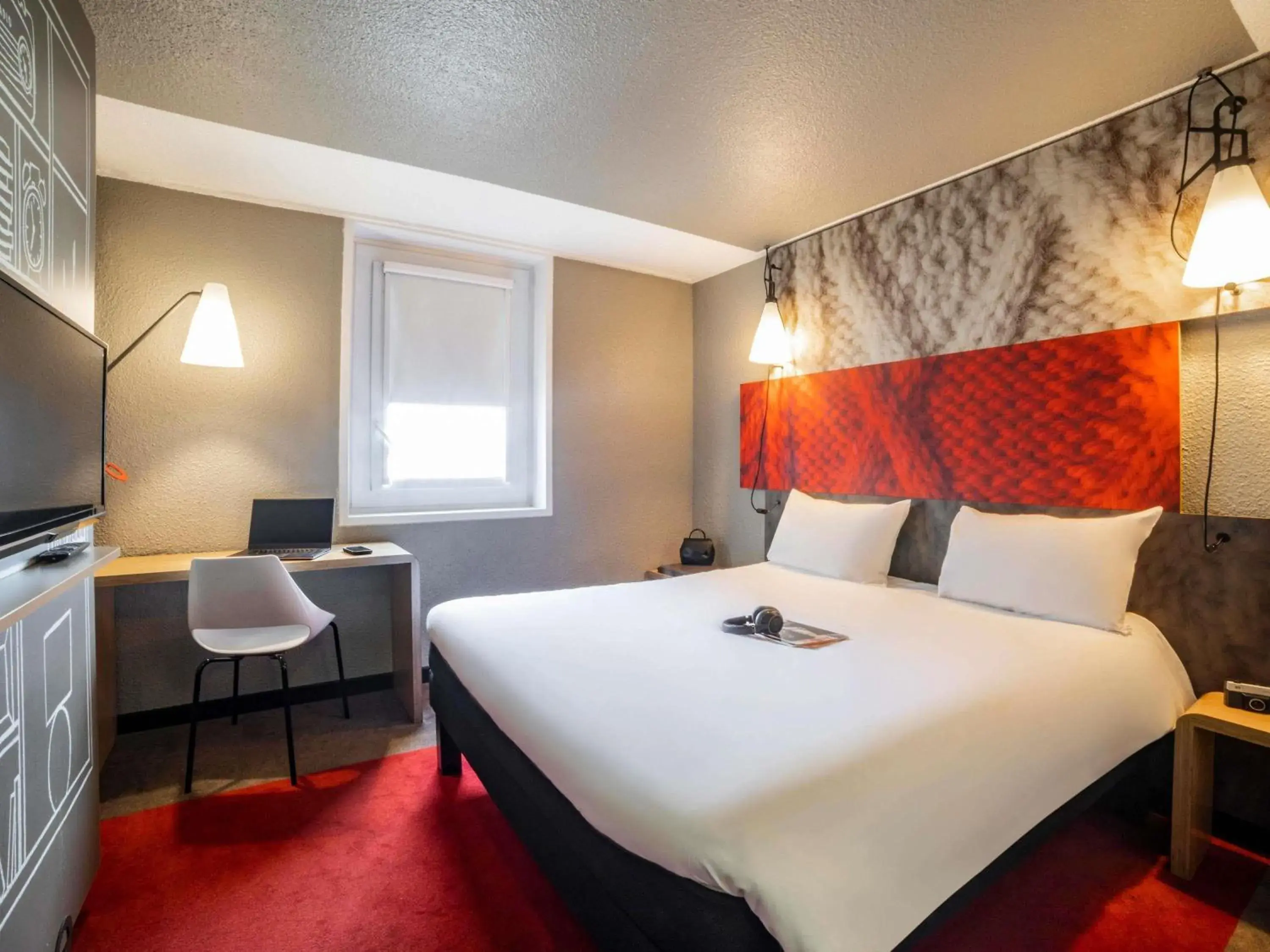 Property building, Bed in ibis Paris porte de Bercy Property building, Bed in ibis Paris porte de Bercy