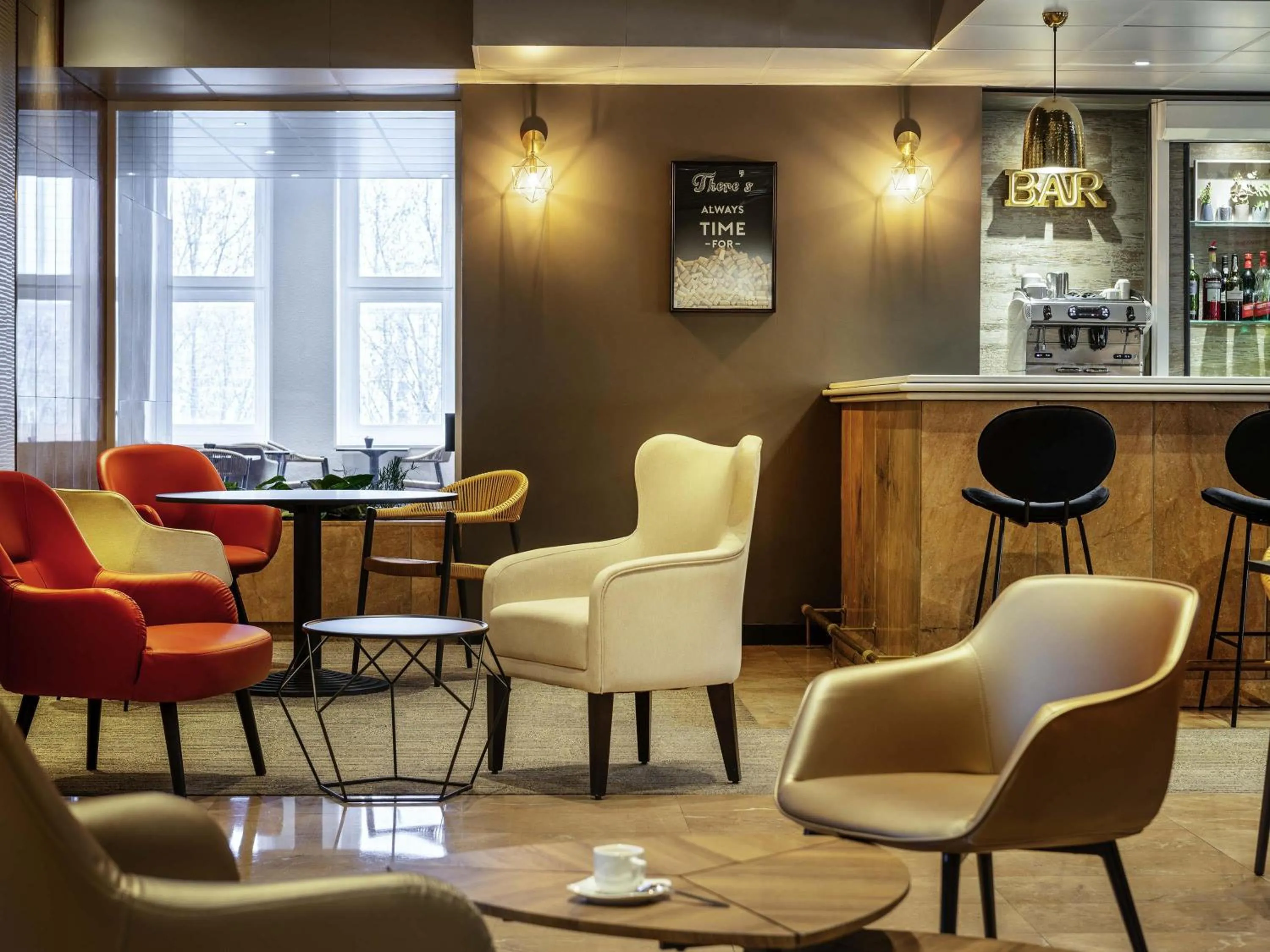 Lounge or bar in ibis Paris porte de Bercy