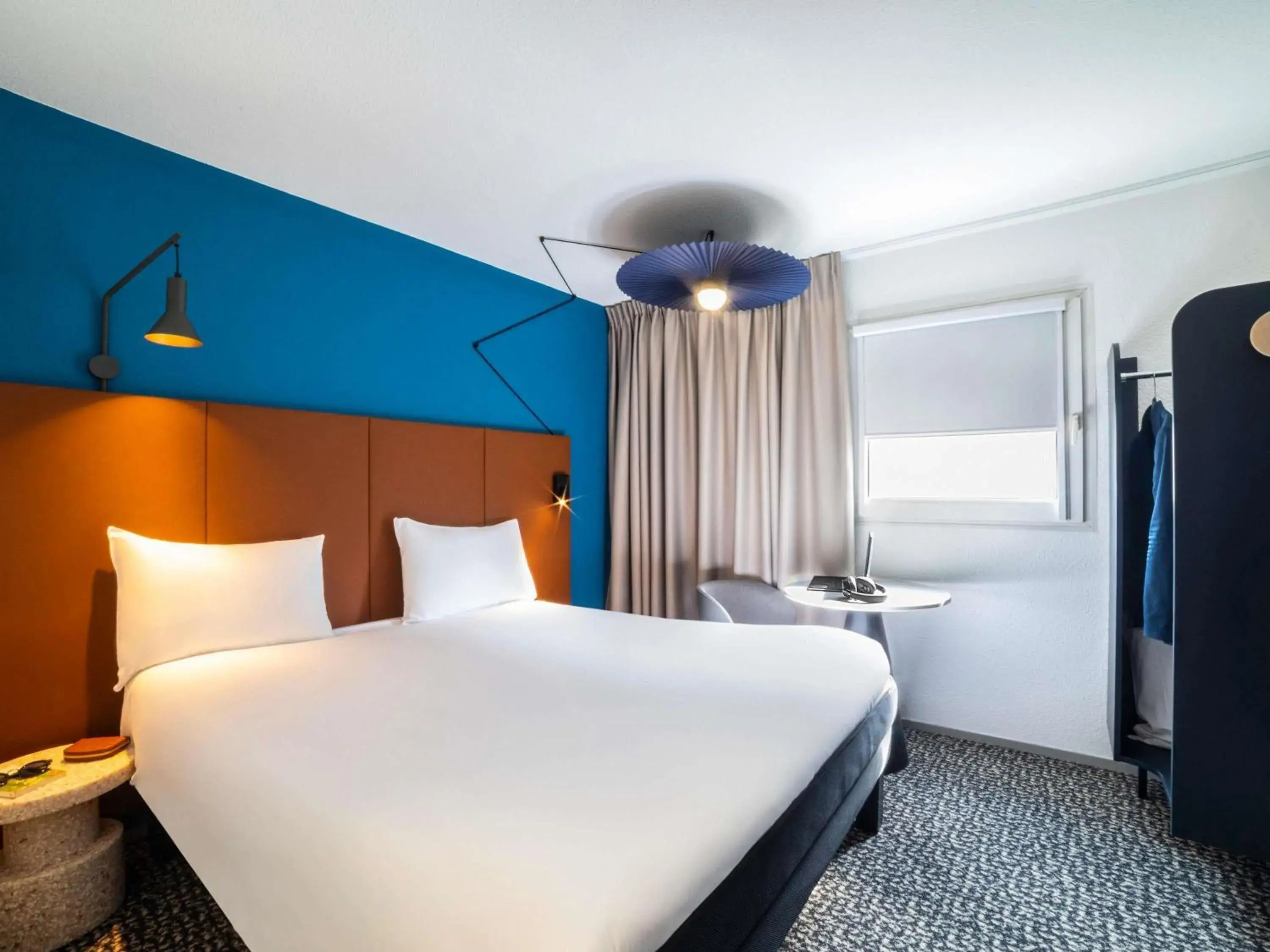 Property building, Bed in ibis Paris porte de Bercy Property building, Bed in ibis Paris porte de Bercy