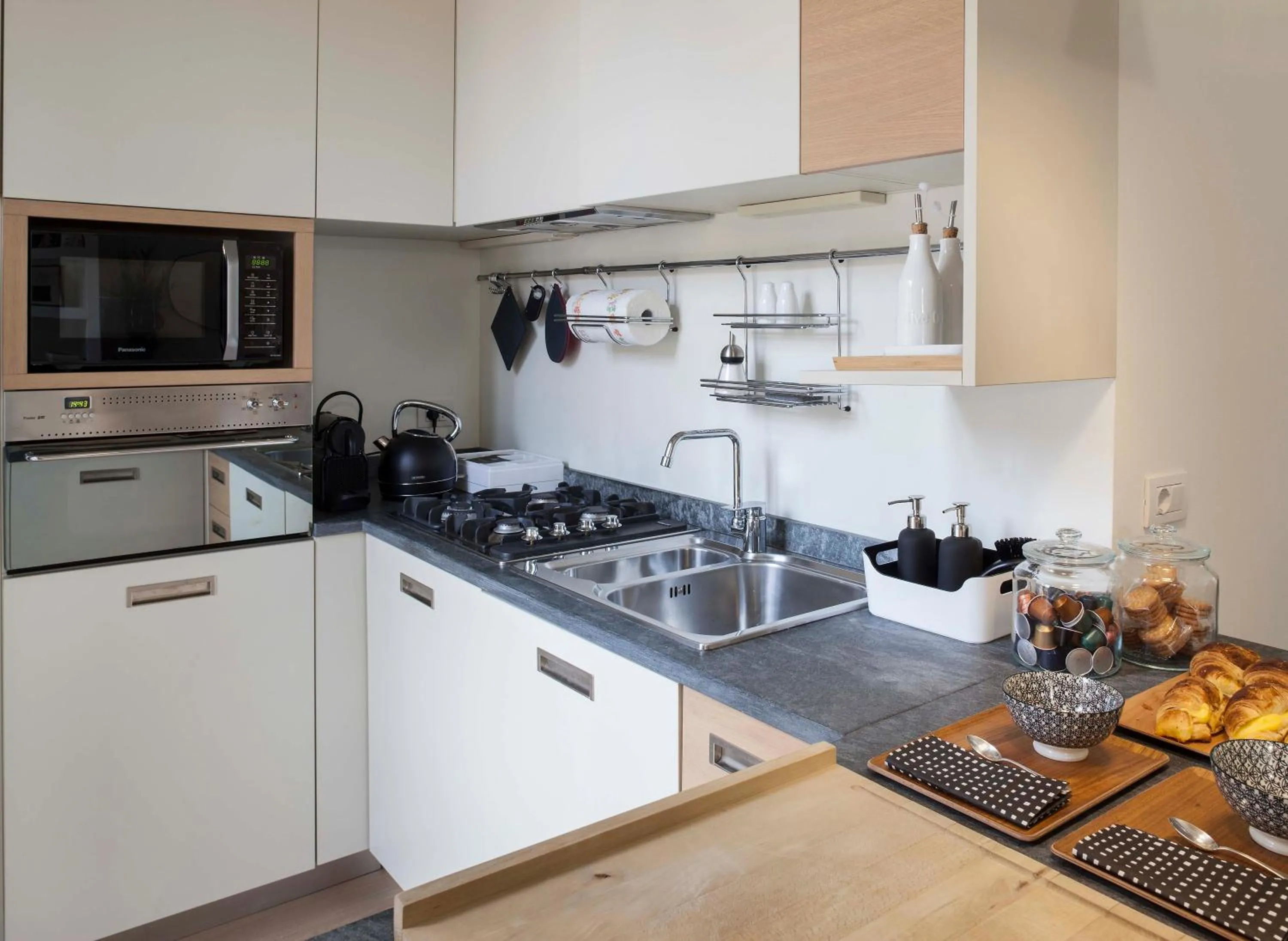 Coffee/tea facilities in Lily Pads -Elegant apartment- in the city center