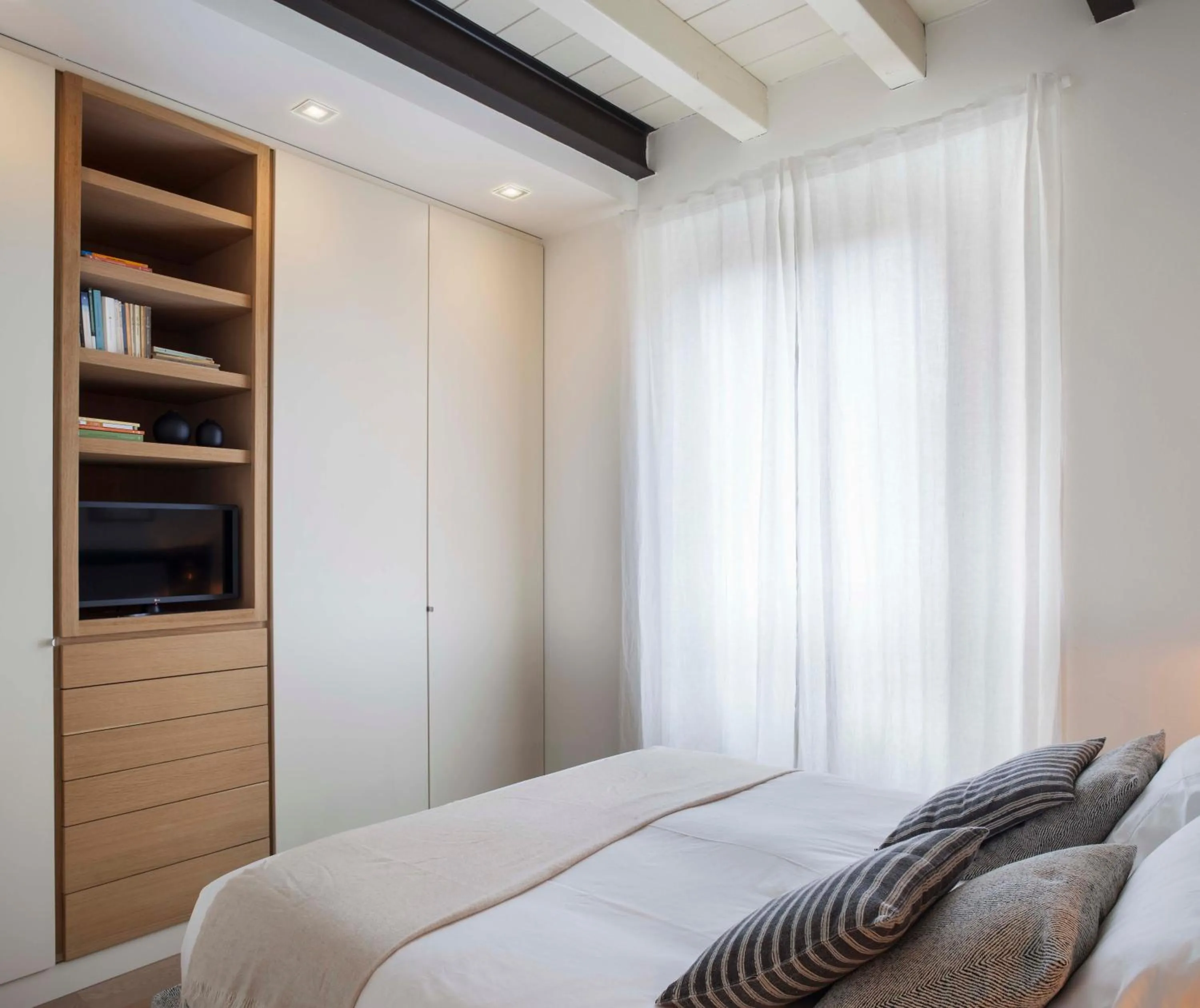 TV and multimedia, Bed in Lily Pads -Elegant apartment- in the city center