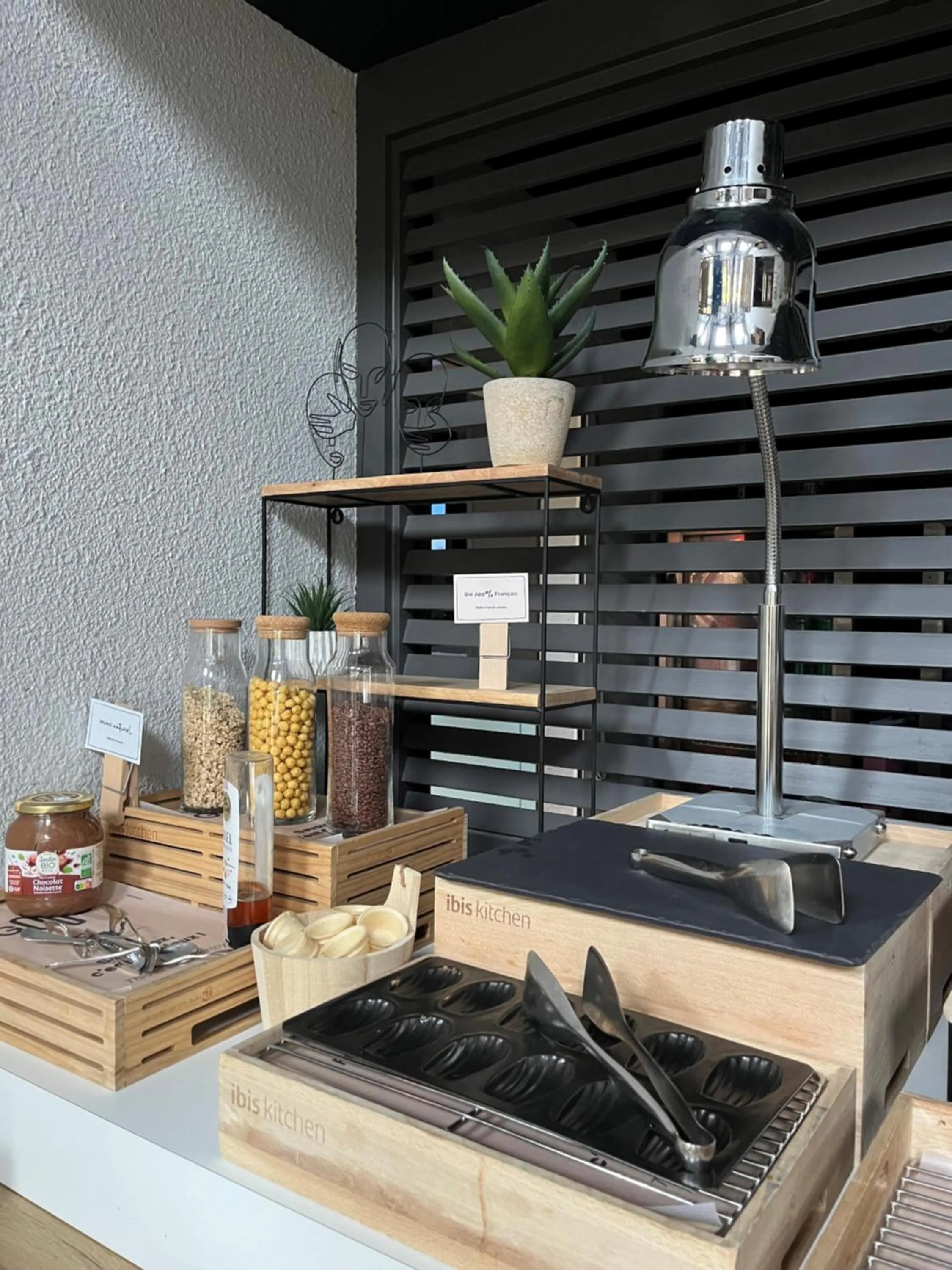 Breakfast in Ibis Provins