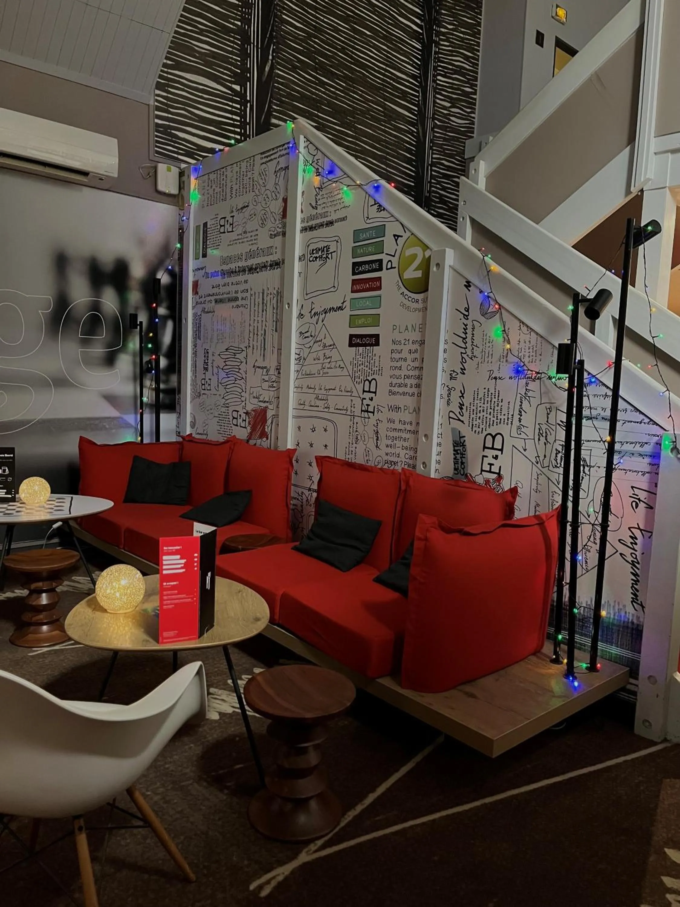 Living room in Ibis Provins