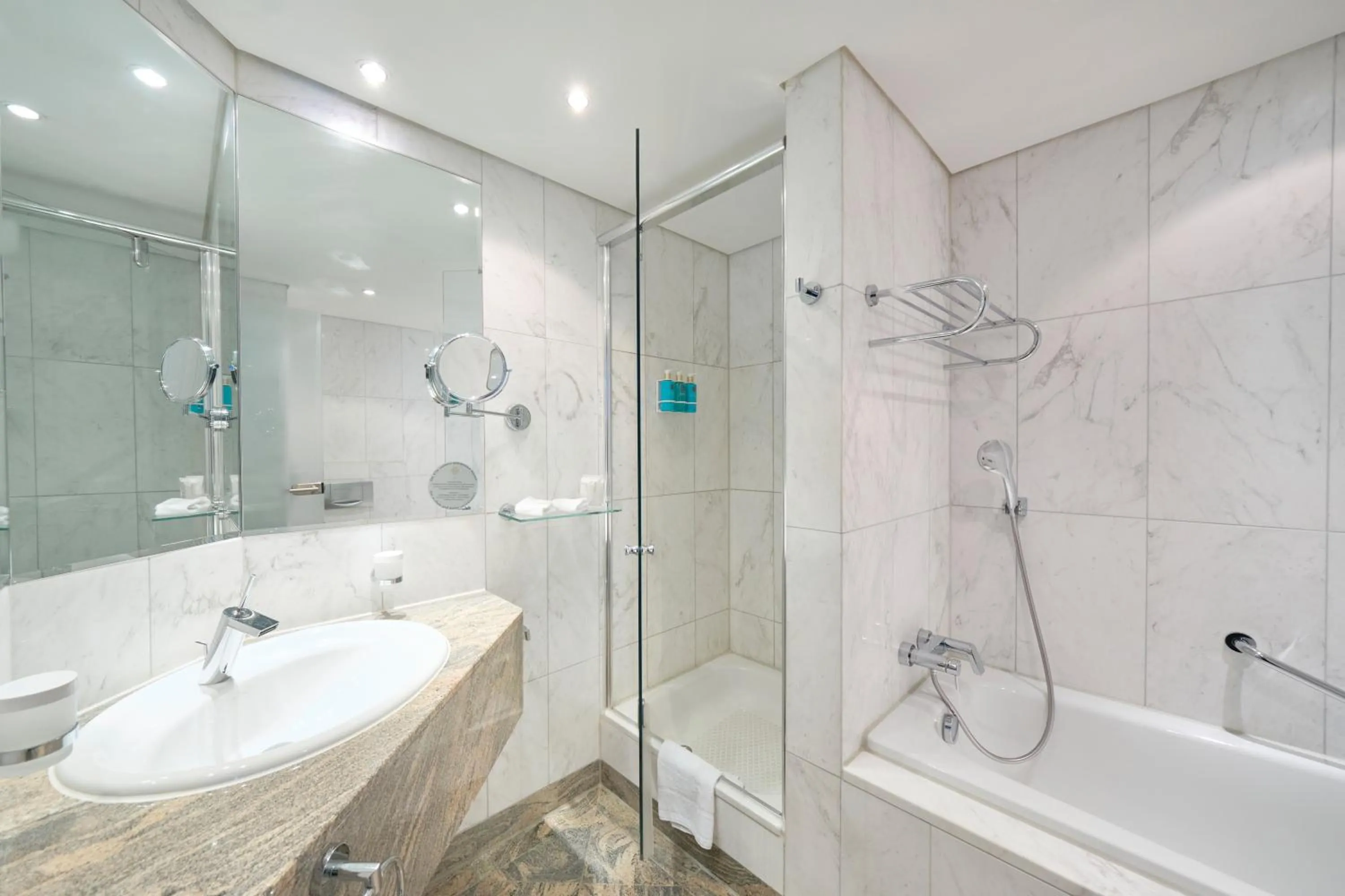 Bathroom in Hotel Palace Berlin