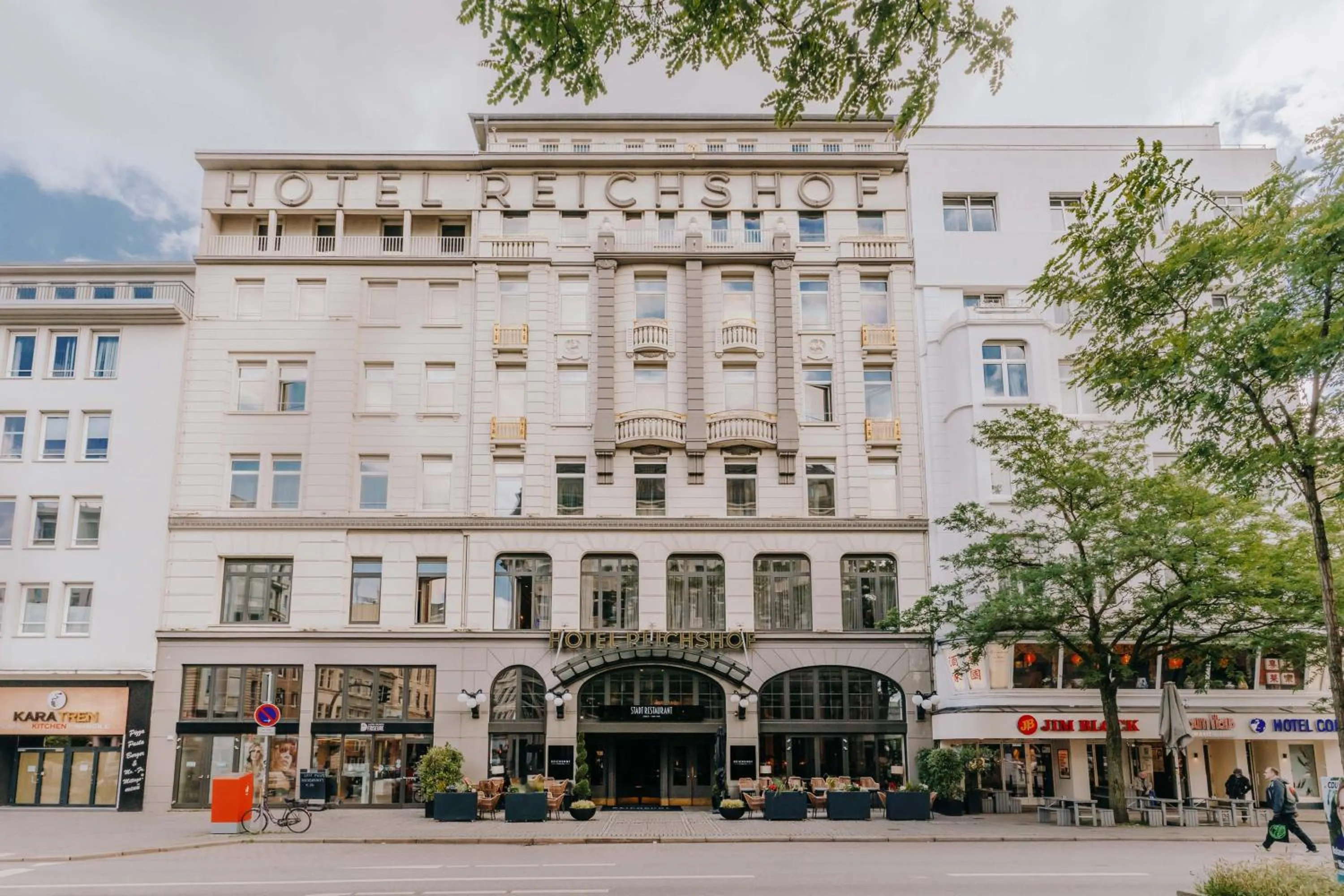 Property building in Reichshof Hotel Hamburg