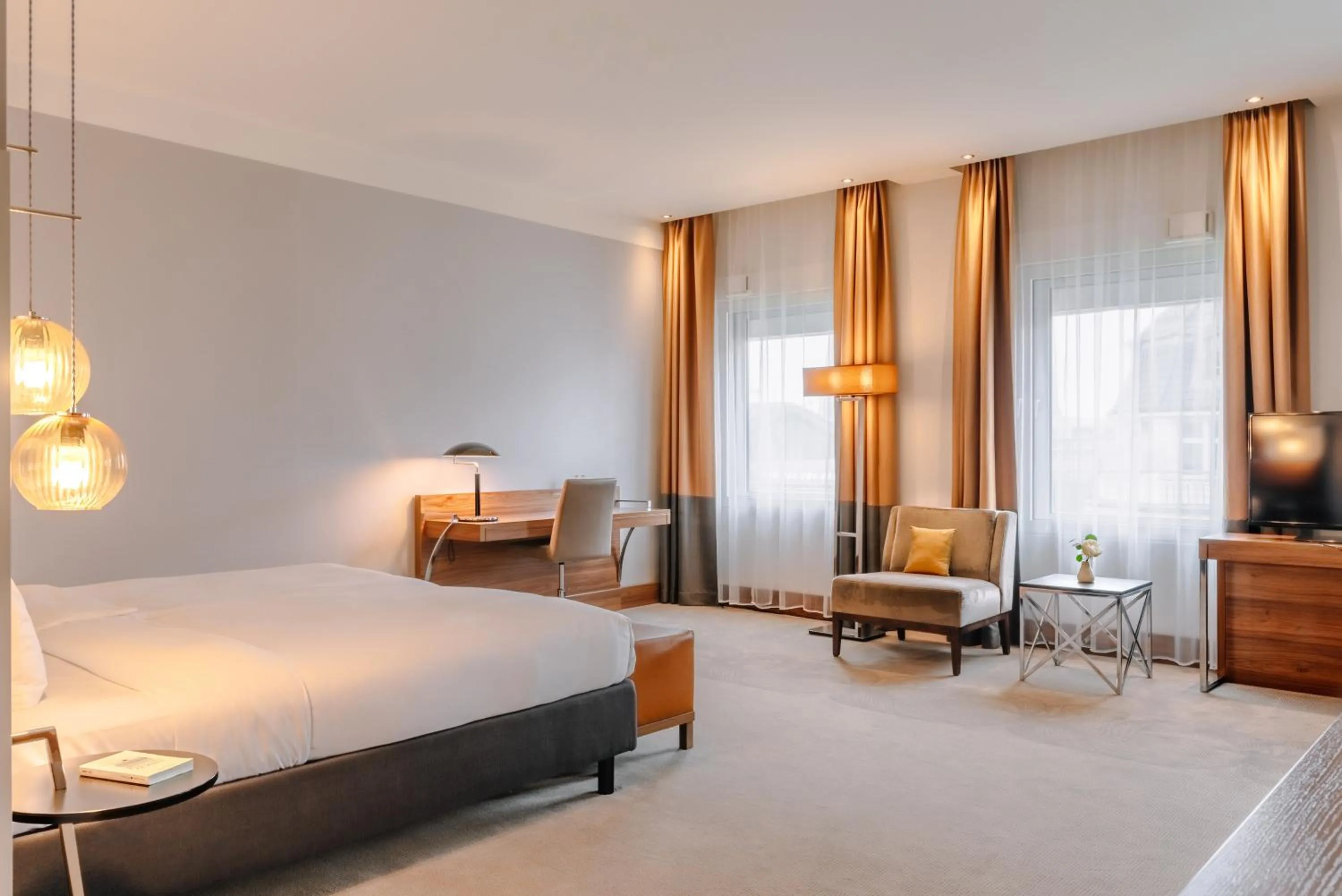 Bed in Reichshof Hotel Hamburg