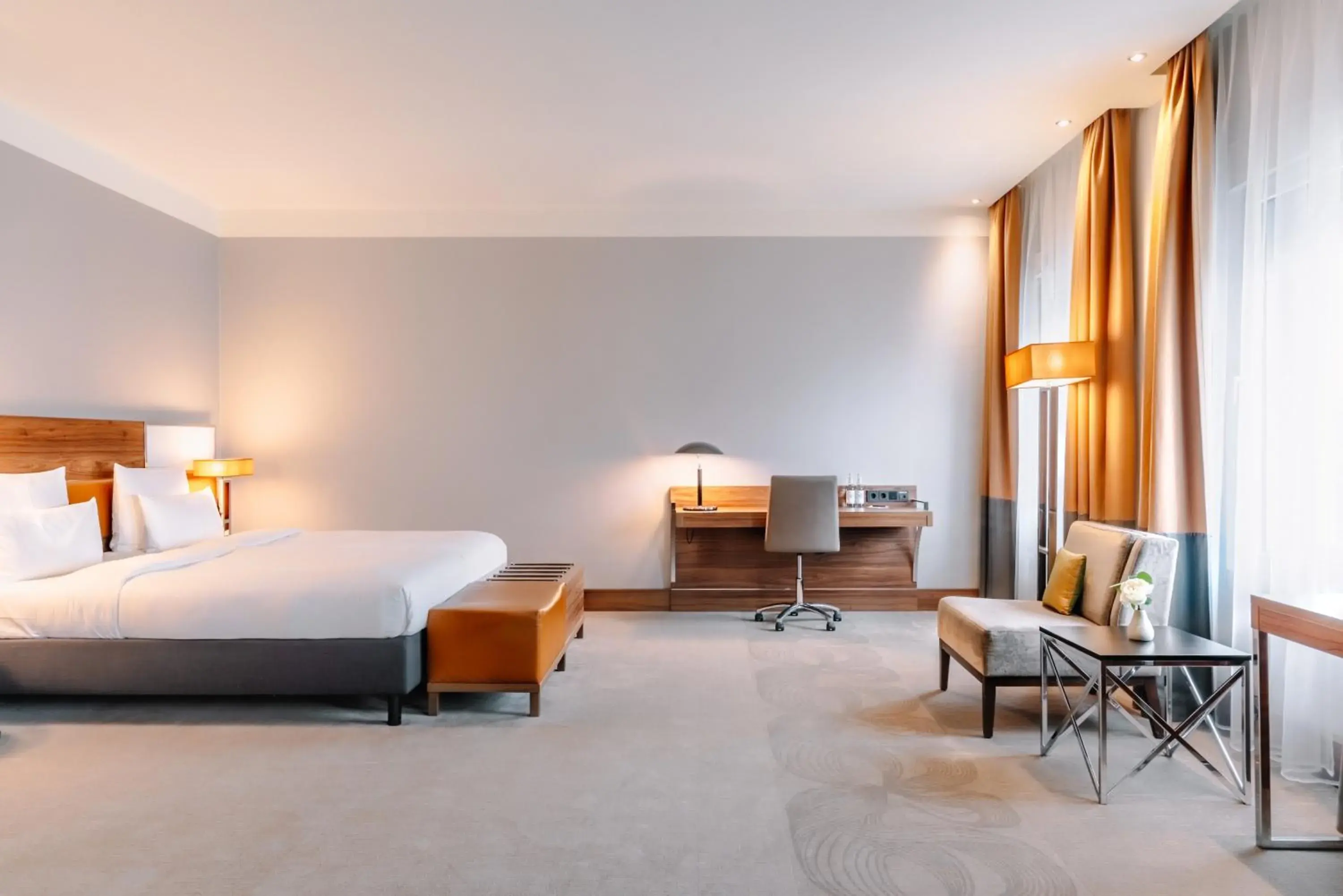 King Junior Suite in Reichshof Hotel Hamburg King Junior Suite in Reichshof Hotel Hamburg