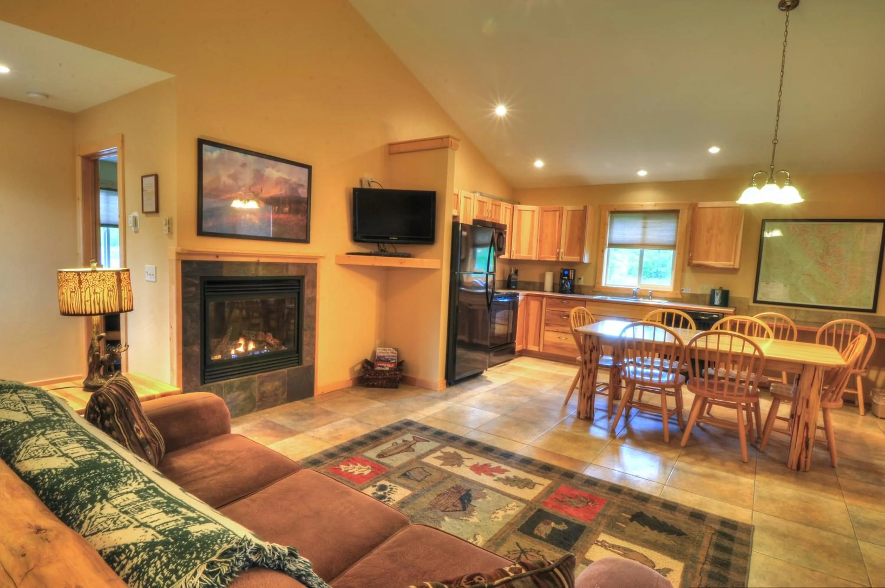 Dining area in Paddle Ridge