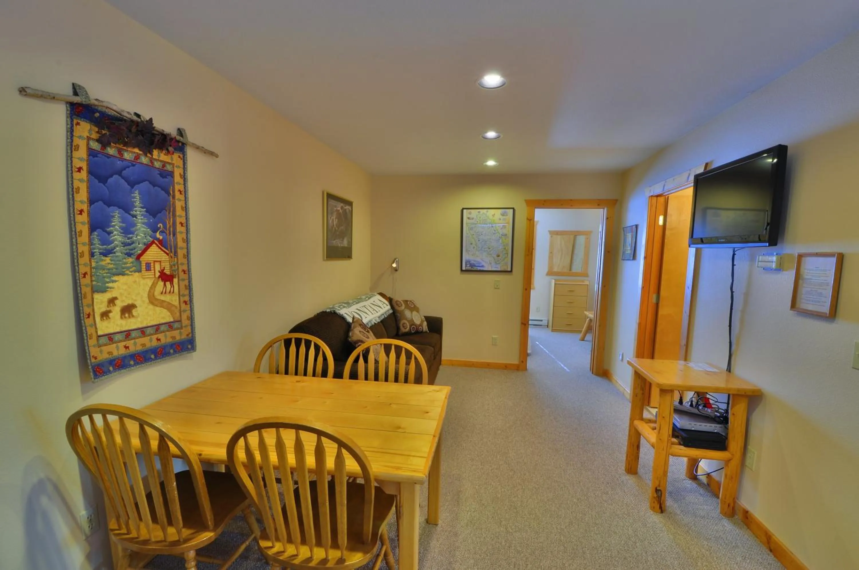 Dining area in Paddle Ridge