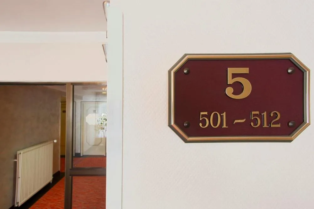 Logo/Certificate/Sign in Hotel Senator Hamburg