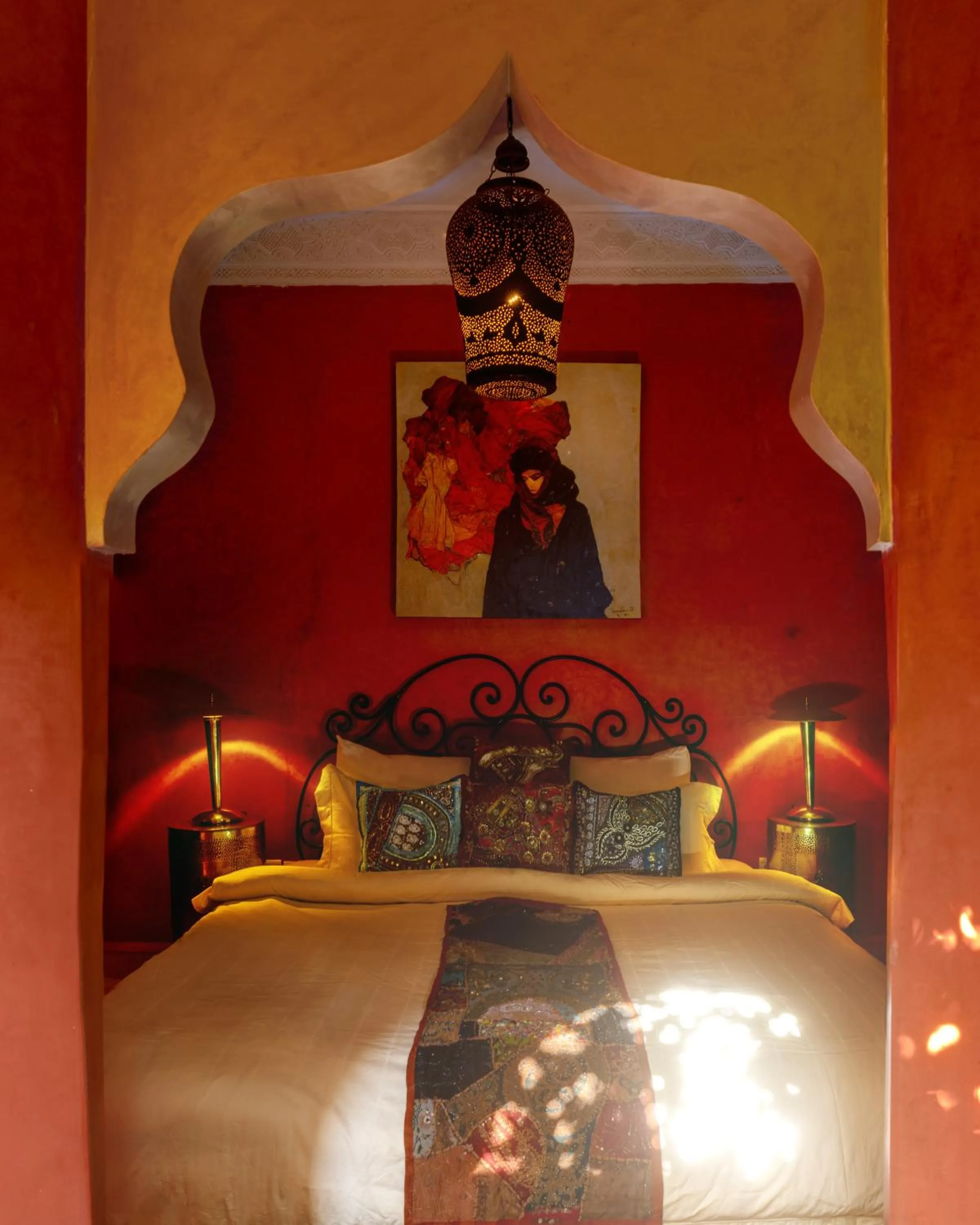 Photo of the whole room, Bed in Riad Roxanne