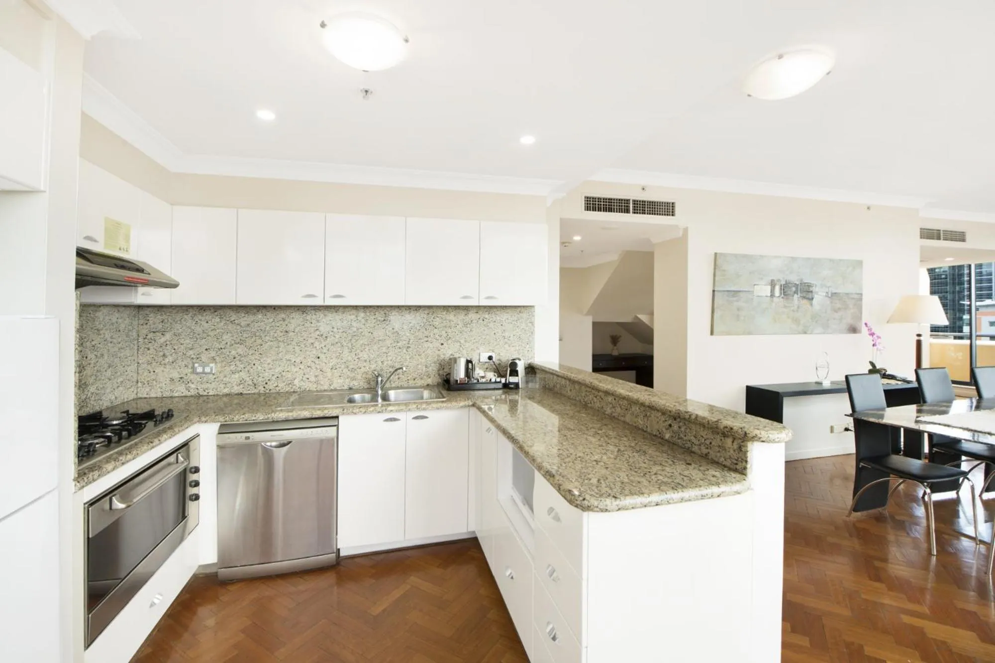 Kitchen or kitchenette, Kitchen/Kitchenette in YEHS Hotel Sydney Harbour Suites