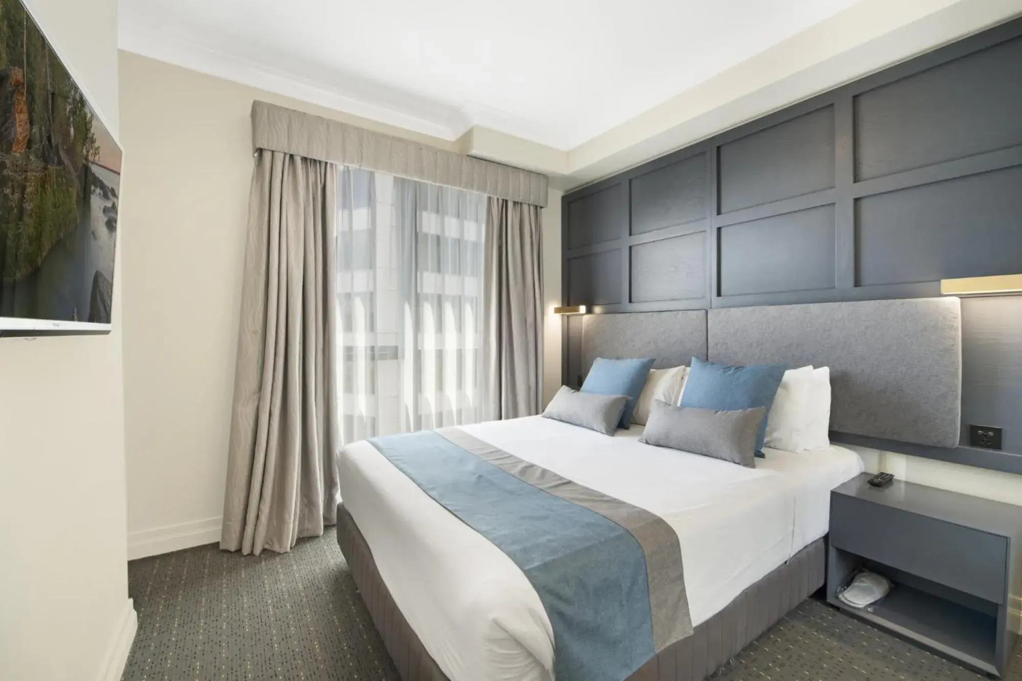 Business Double Room with Gym Access in YEHS Hotel Sydney Harbour Suites Business Double Room with Gym Access in YEHS Hotel Sydney Harbour Suites
