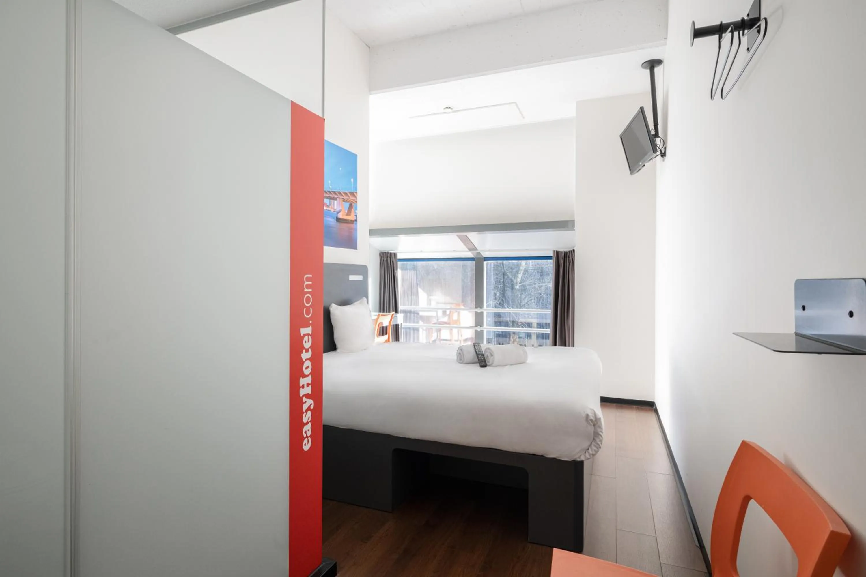 Bedroom, Bed in easyHotel Rotterdam City Centre