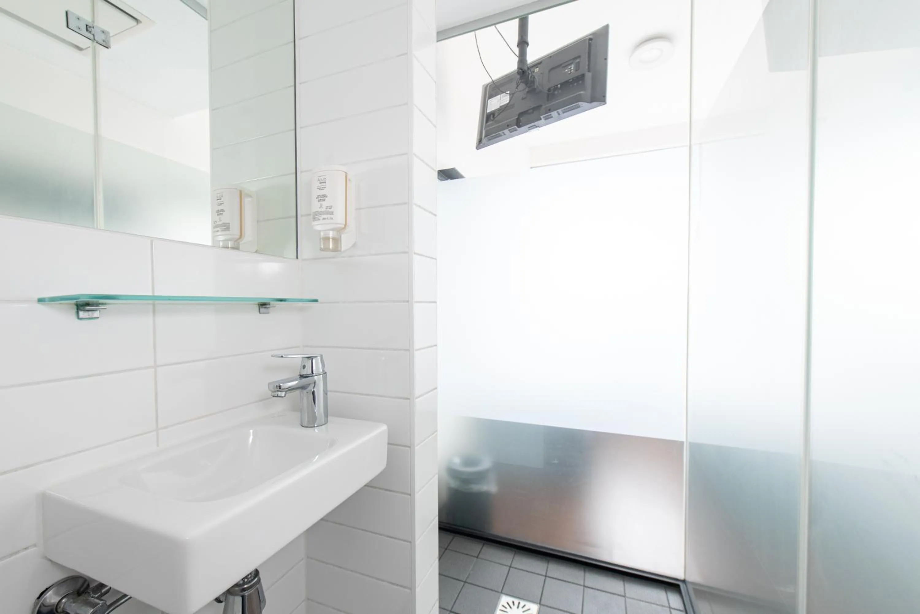 Bathroom in easyHotel Rotterdam City Centre